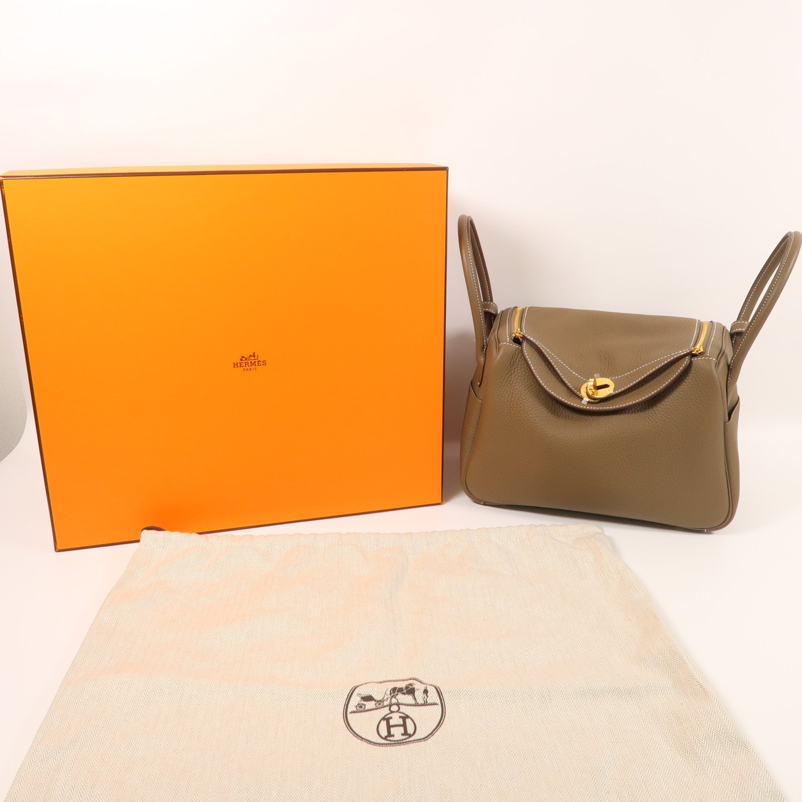 HERMES Clemence皮革Lindy 26金扣手挽肩背兩用袋Etoupe