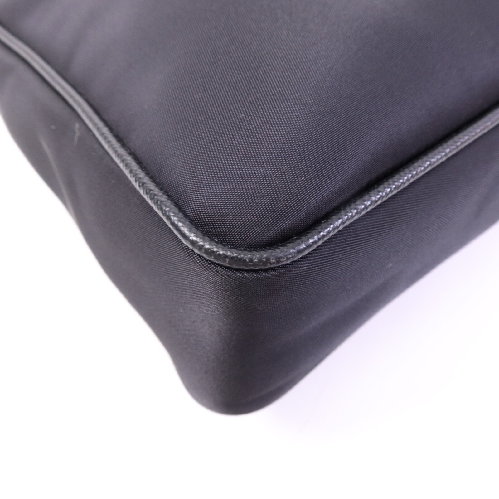 PRADA 尼龍Messenger Bag銀扣肩背袋