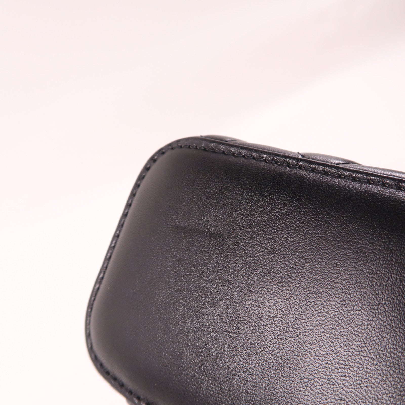 CHANEL 羊皮皮革Vanity Case金扣鏈帶肩背袋黑色