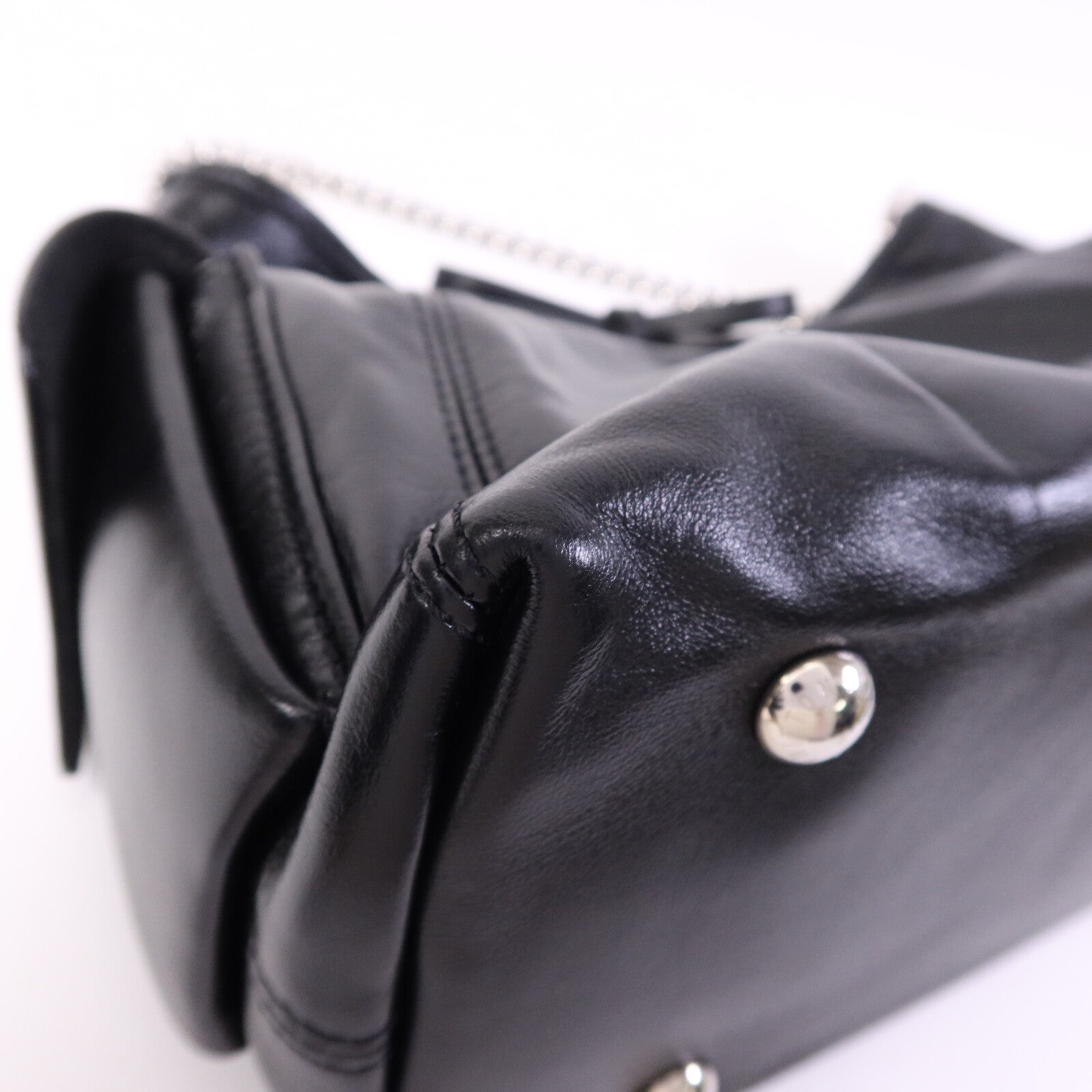 LOUIS VUITTON 羊皮皮革Carry All Vibe PM銀扣肩背袋
