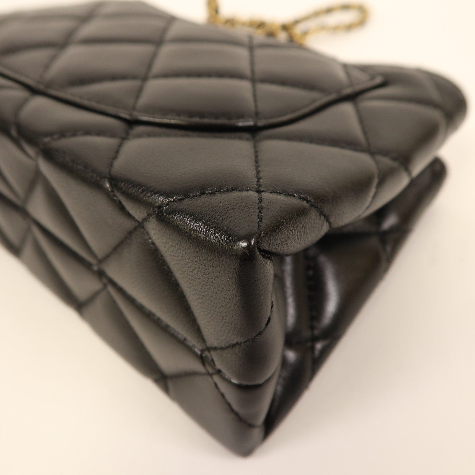 CHANEL 羊皮皮革Chain Shoulder金扣鏈帶肩背袋