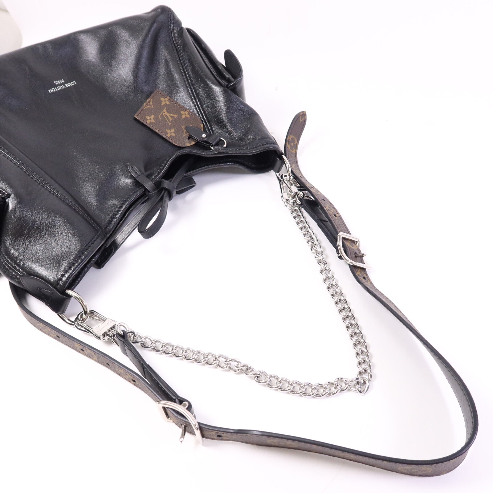 LOUIS VUITTON 羊皮皮革Carry All Vibe PM銀扣肩背袋