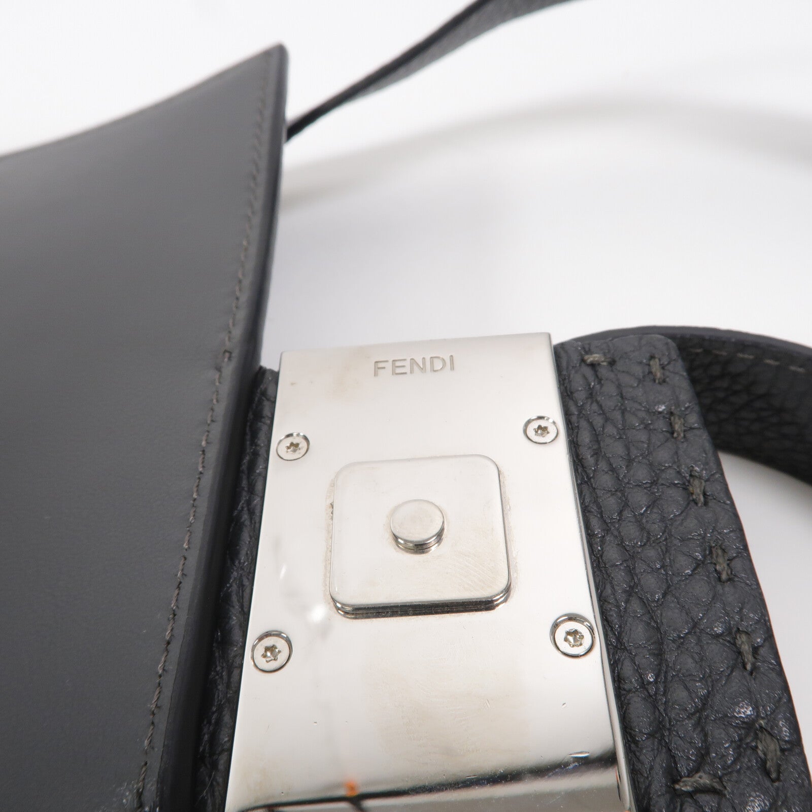 FENDI 牛皮皮革Flat Baguette肩背袋