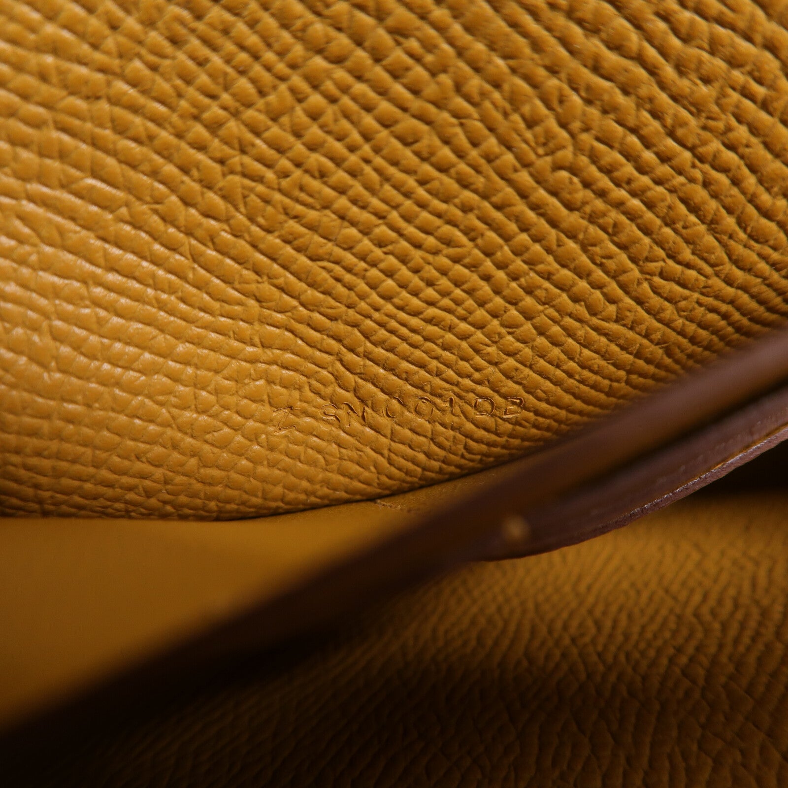 HERMES Epsom皮革Constance To Go肩背袋Sesame
