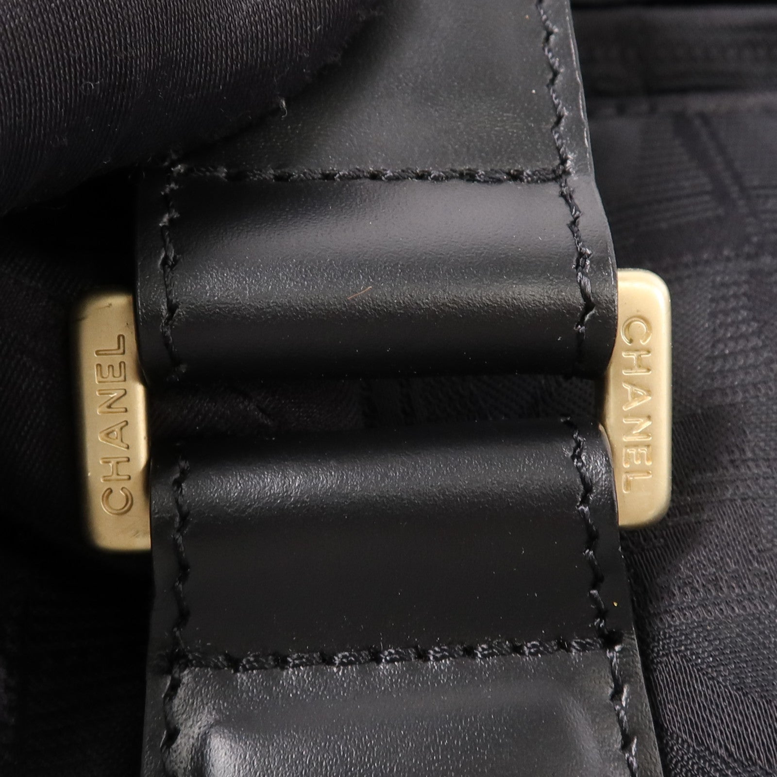 CHANEL 尼龍Carry Bag銀扣手挽袋