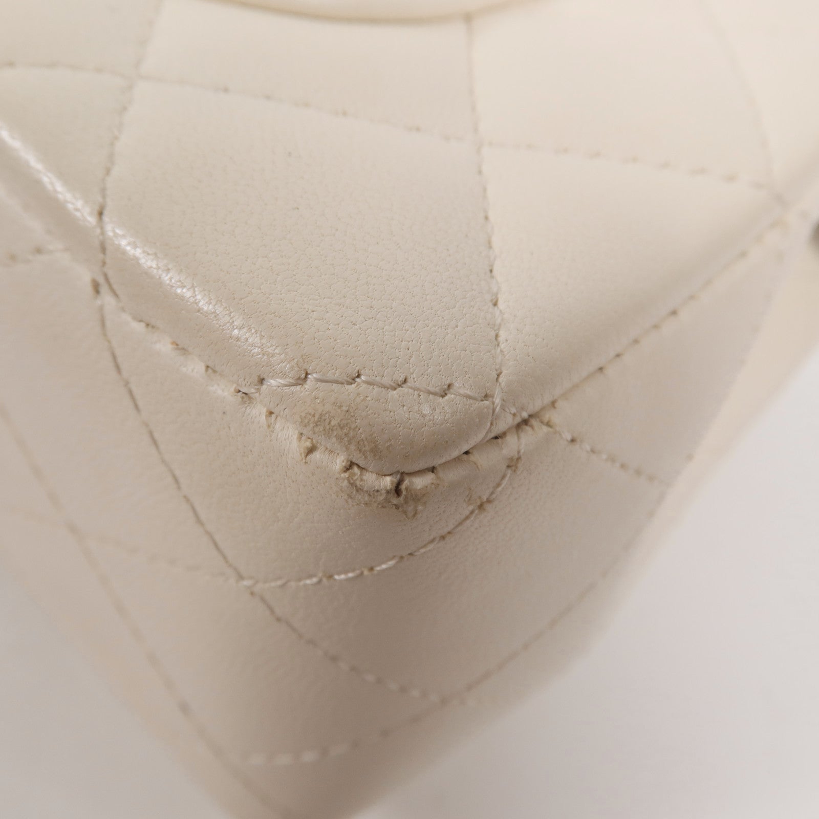 CHANEL 牛皮皮革Chain Shoulder金扣鏈帶肩背袋