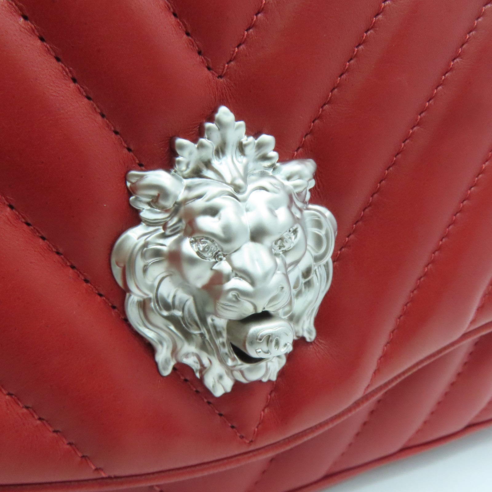 CHANEL twill cowhide leather Chain Shoulder silver buckle shoulder bag red