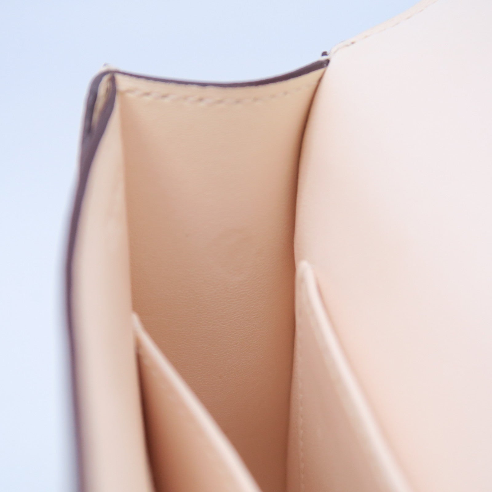 HERMES Chevre皮革Mini Verrou金扣鏈帶肩背袋Nata奶油白色