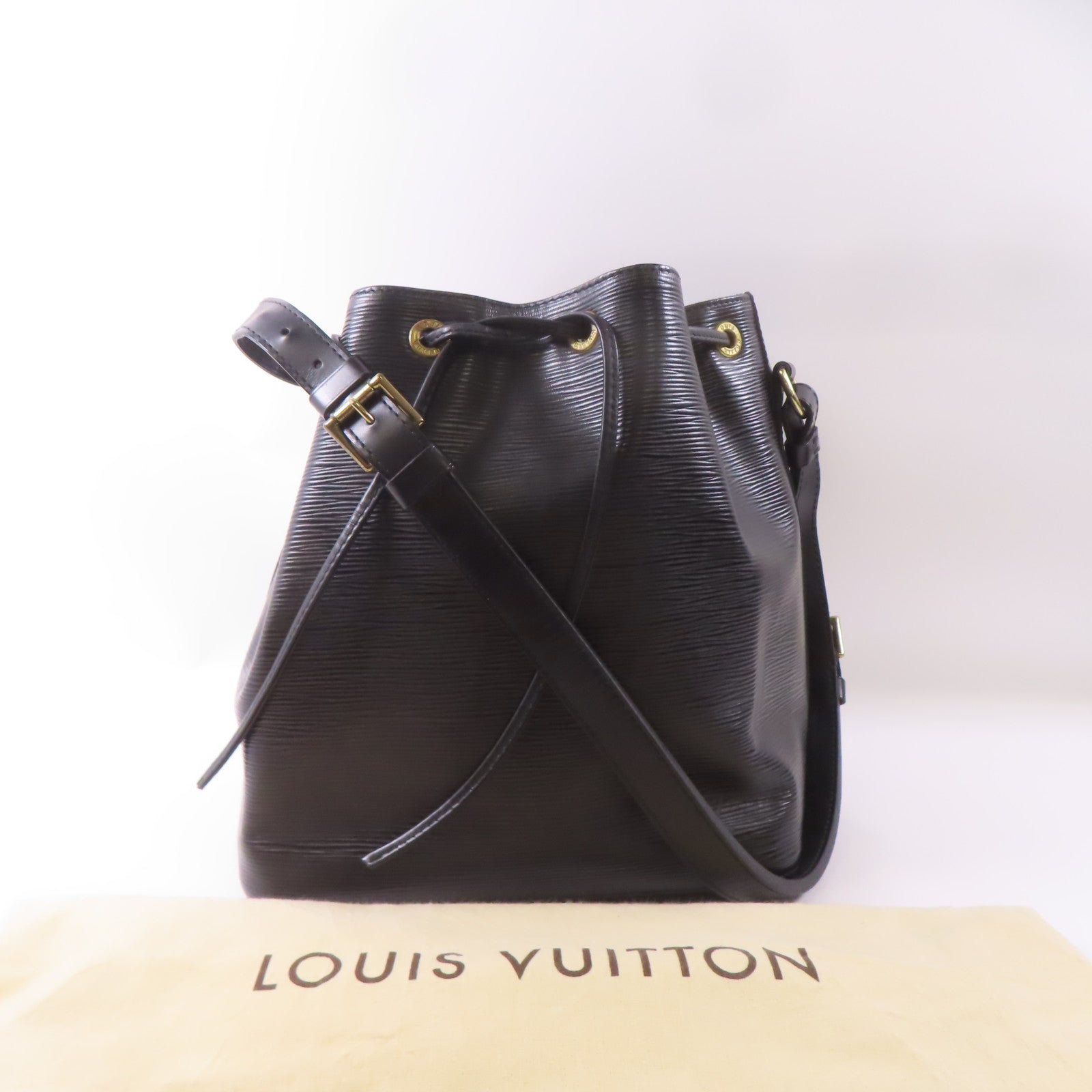 LOUIS VUITTON Epi Noe Bucket Bag金扣肩背袋黑色
