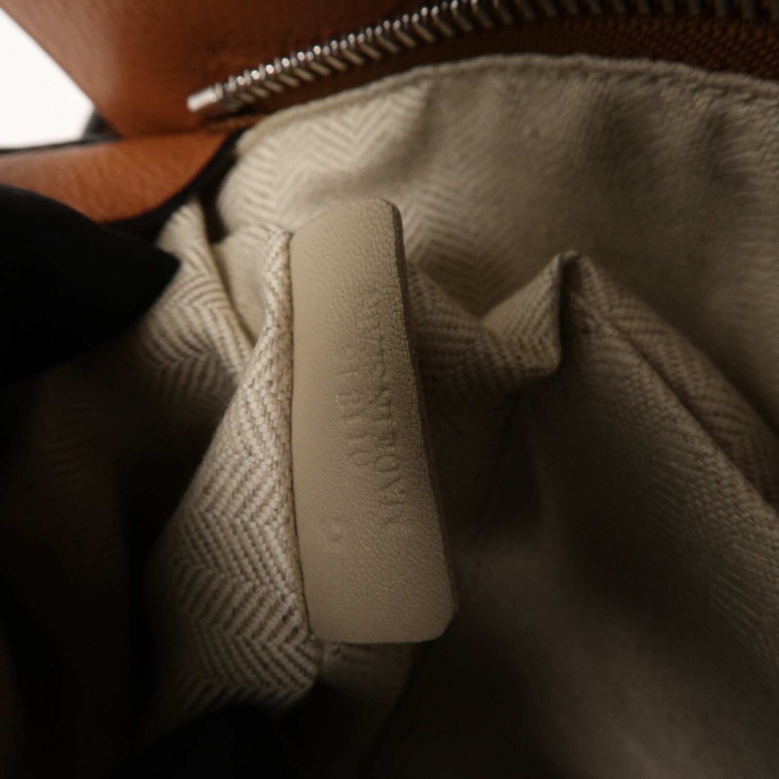 LOEWE 牛皮皮革Puzzle Small手挽肩背兩用袋