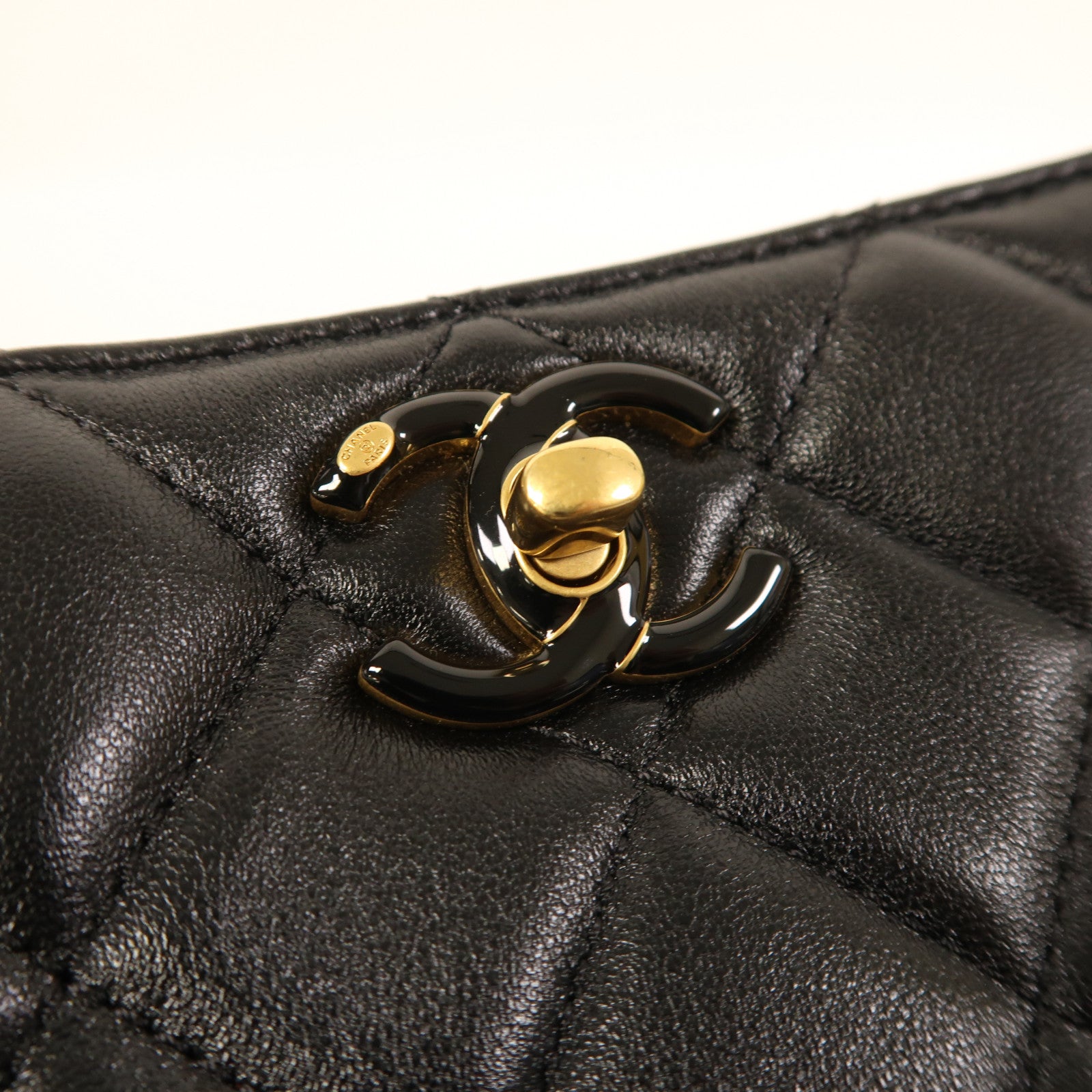 CHANEL 羊皮皮革Chain Shoulder金扣鏈帶肩背袋