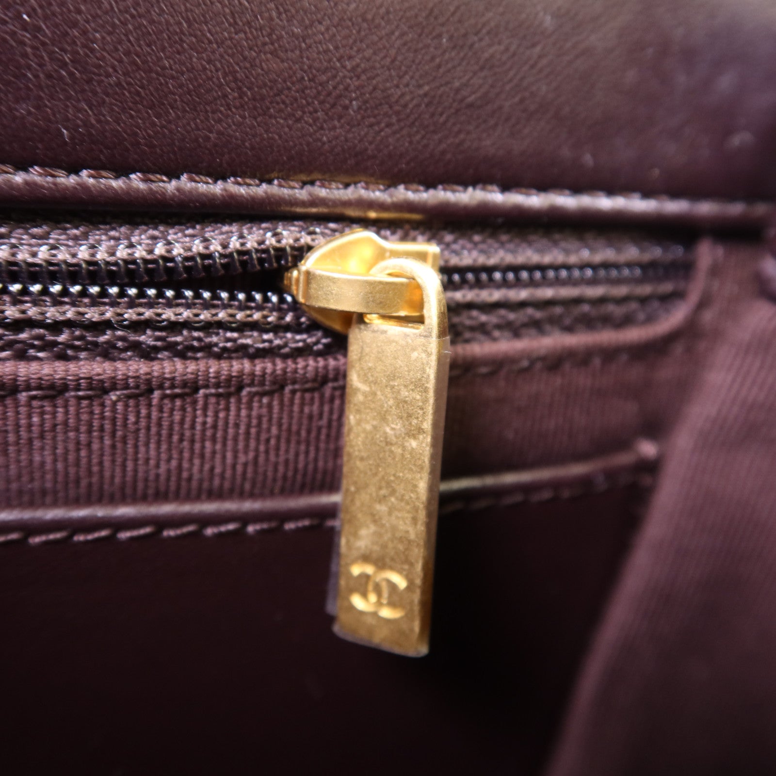 CHANEL 牛皮皮革Chain Shoulder Bag金扣鏈帶肩背袋