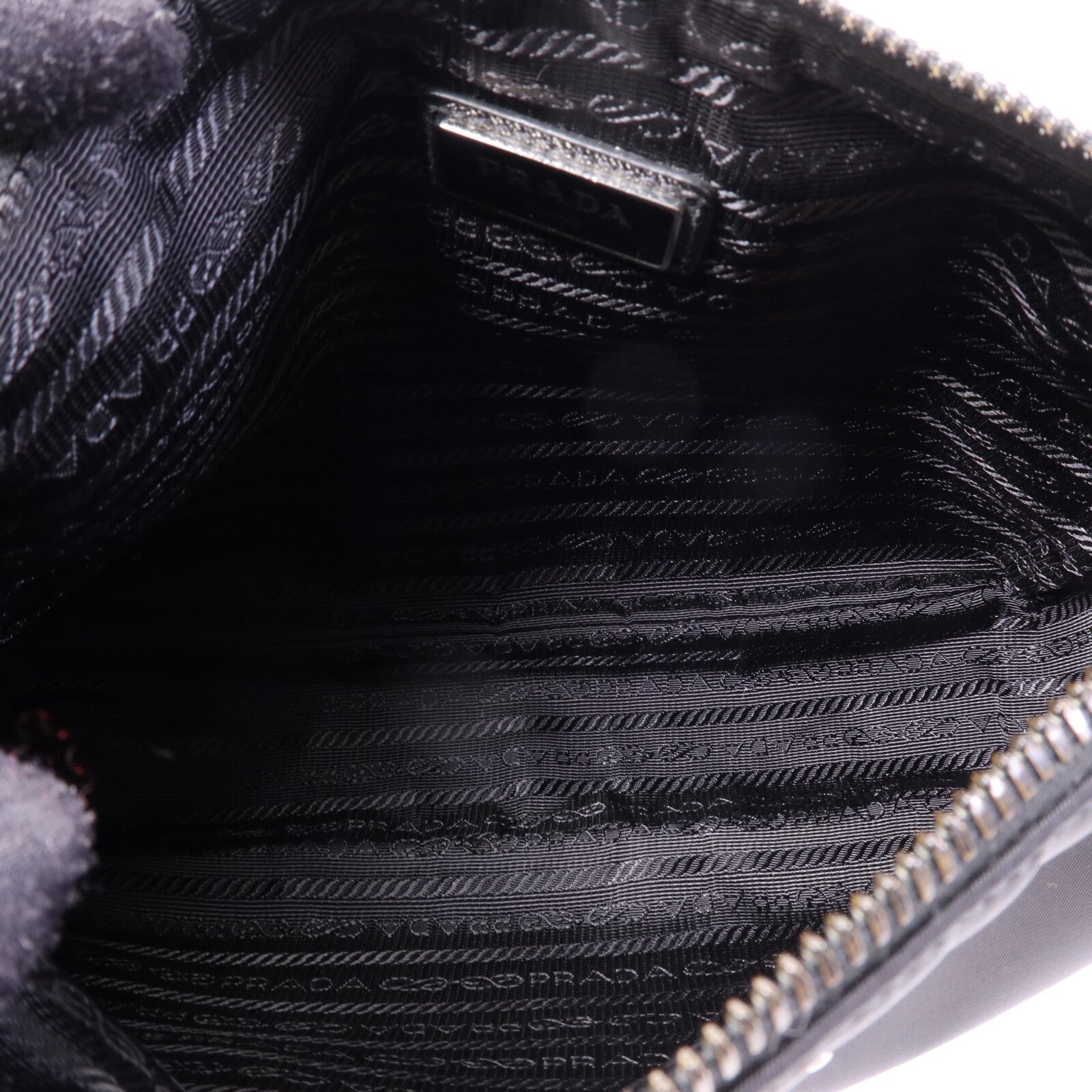 PRADA 尼龍Messenger Bag銀扣肩背袋