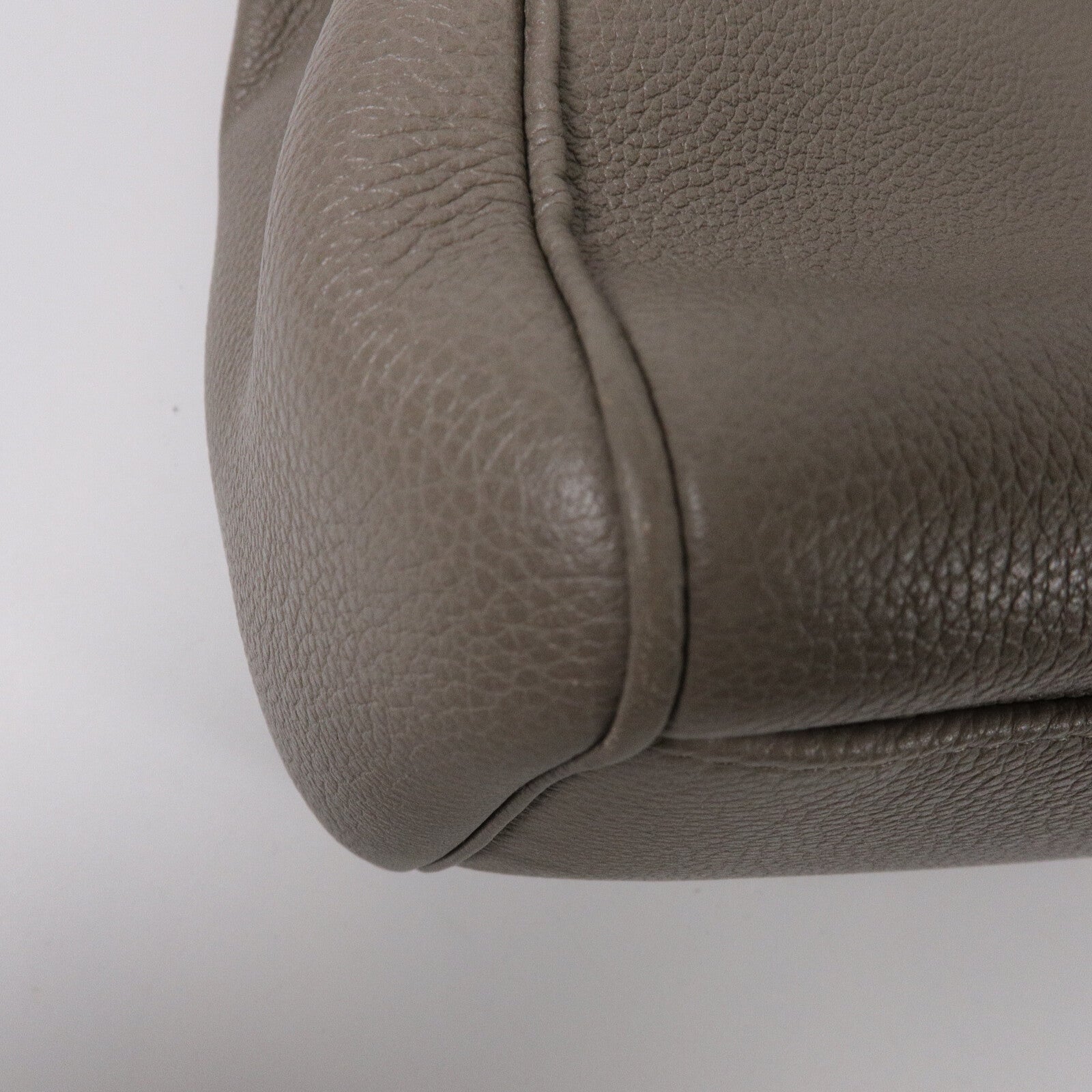 CELINE 牛皮皮革Soft 16 Small肩背袋