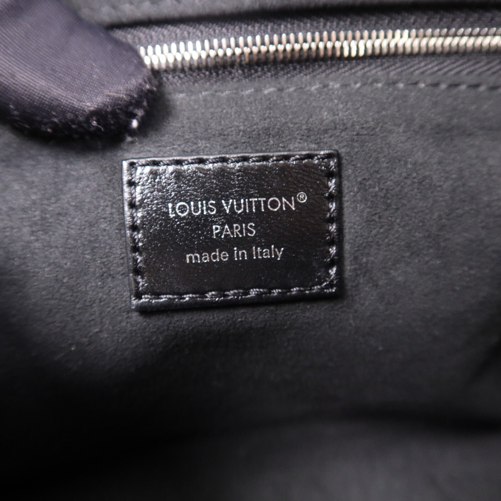 LOUIS VUITTON 羊皮皮革Carry All Vibe PM銀扣肩背袋