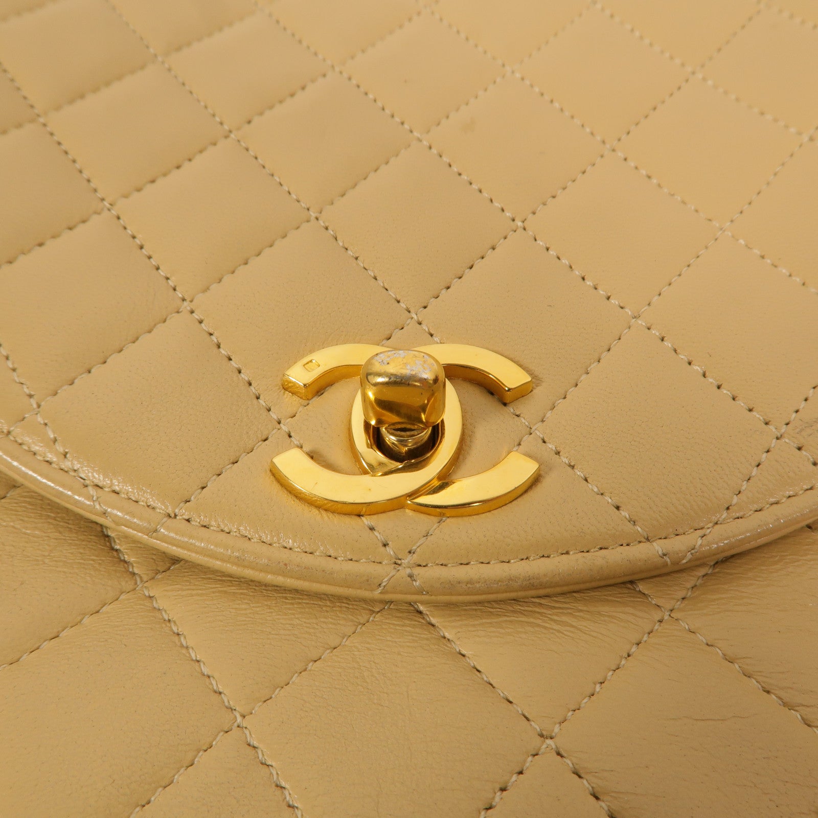 CHANEL 羊皮皮革Vintage Half Moon Flap Bag鏈帶肩背袋
