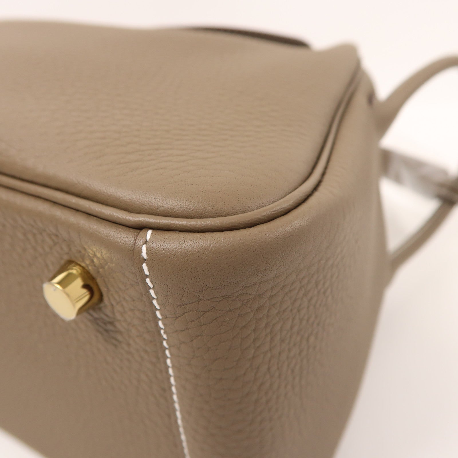 HERMES Clemence皮革Lindy 26金扣手挽肩背兩用袋Etoupe