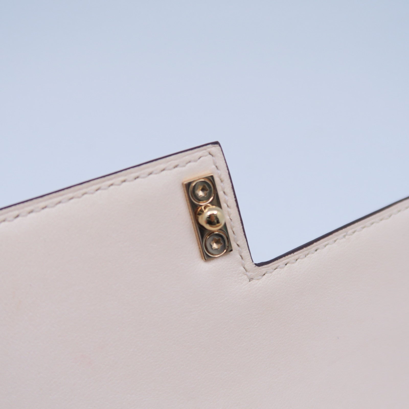 HERMES Chevre皮革Mini Verrou金扣鏈帶肩背袋Nata奶油白色