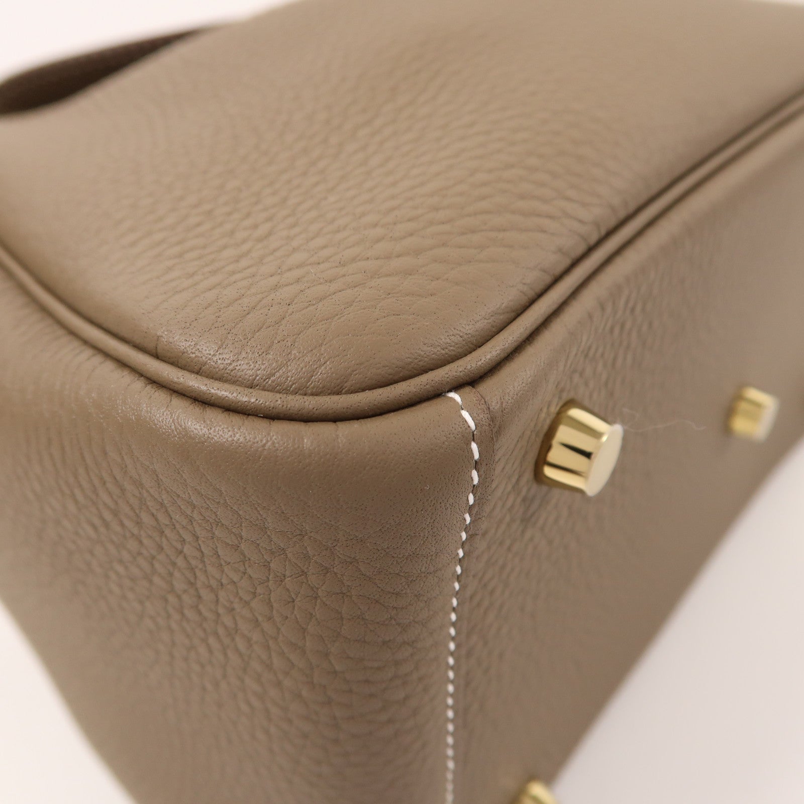 HERMES Clemence皮革Lindy 26金扣手挽肩背兩用袋Etoupe