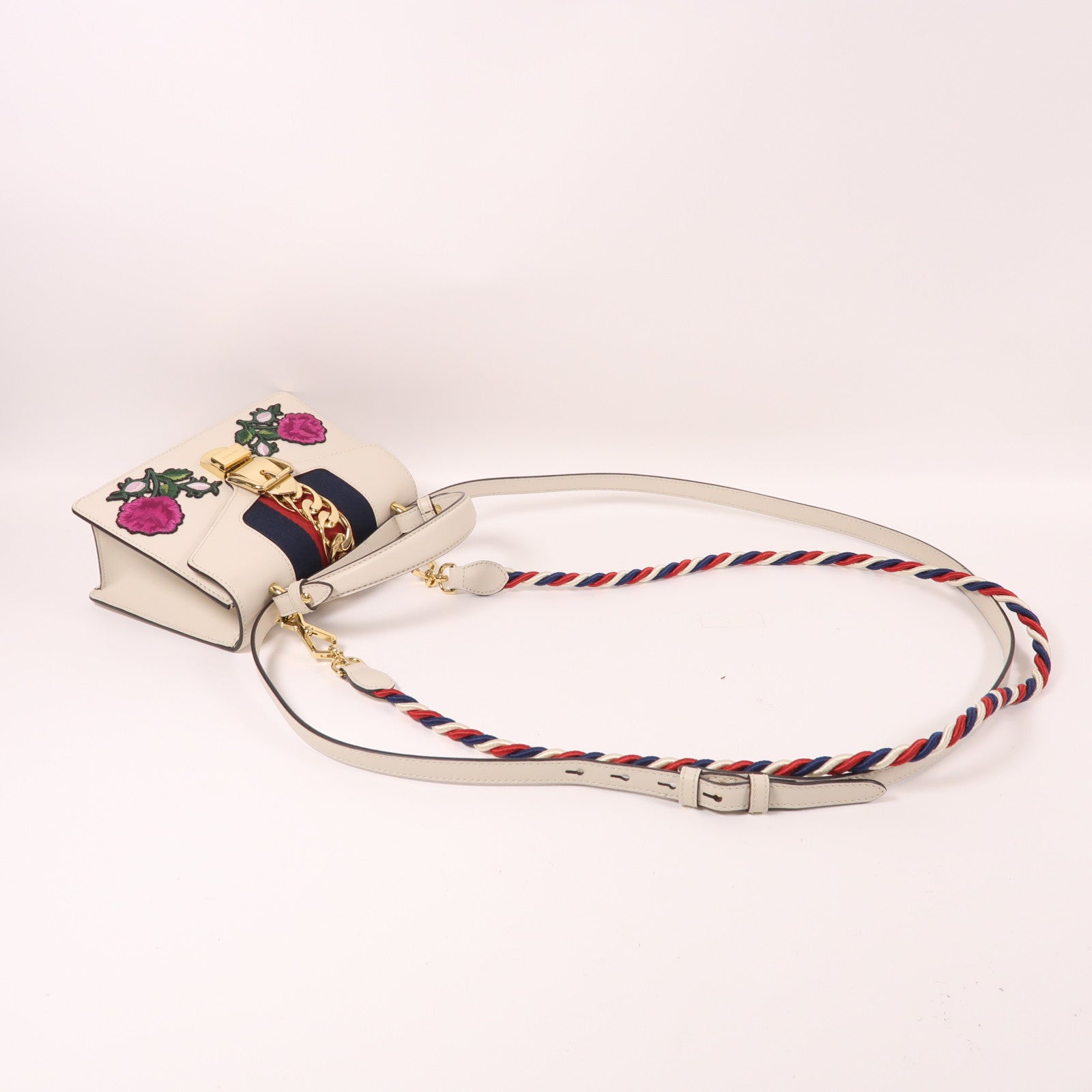 GUCCI 牛皮皮革Sylvie Mini Bag金扣手挽肩背兩用袋白色