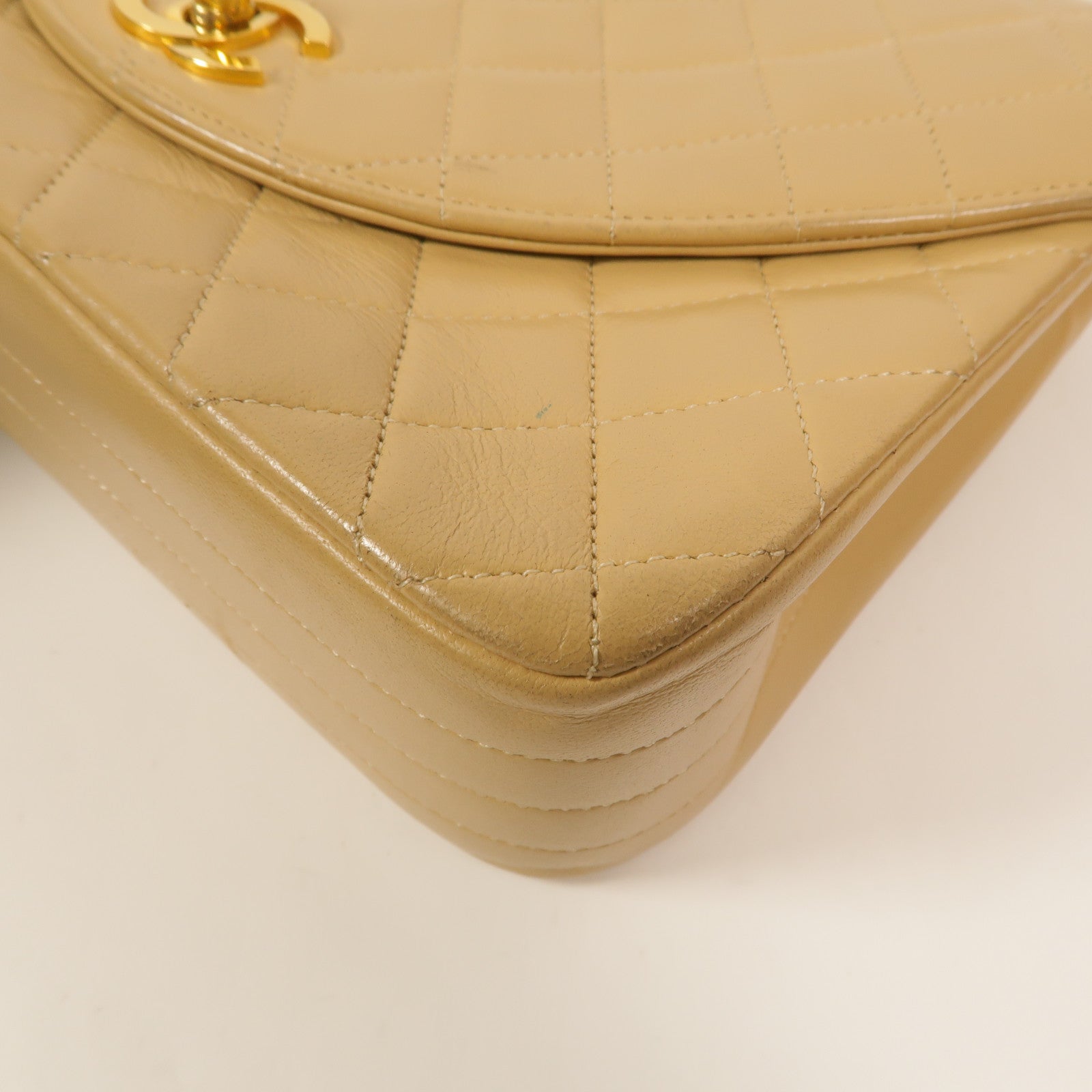 CHANEL 羊皮皮革Vintage Half Moon Flap Bag鏈帶肩背袋
