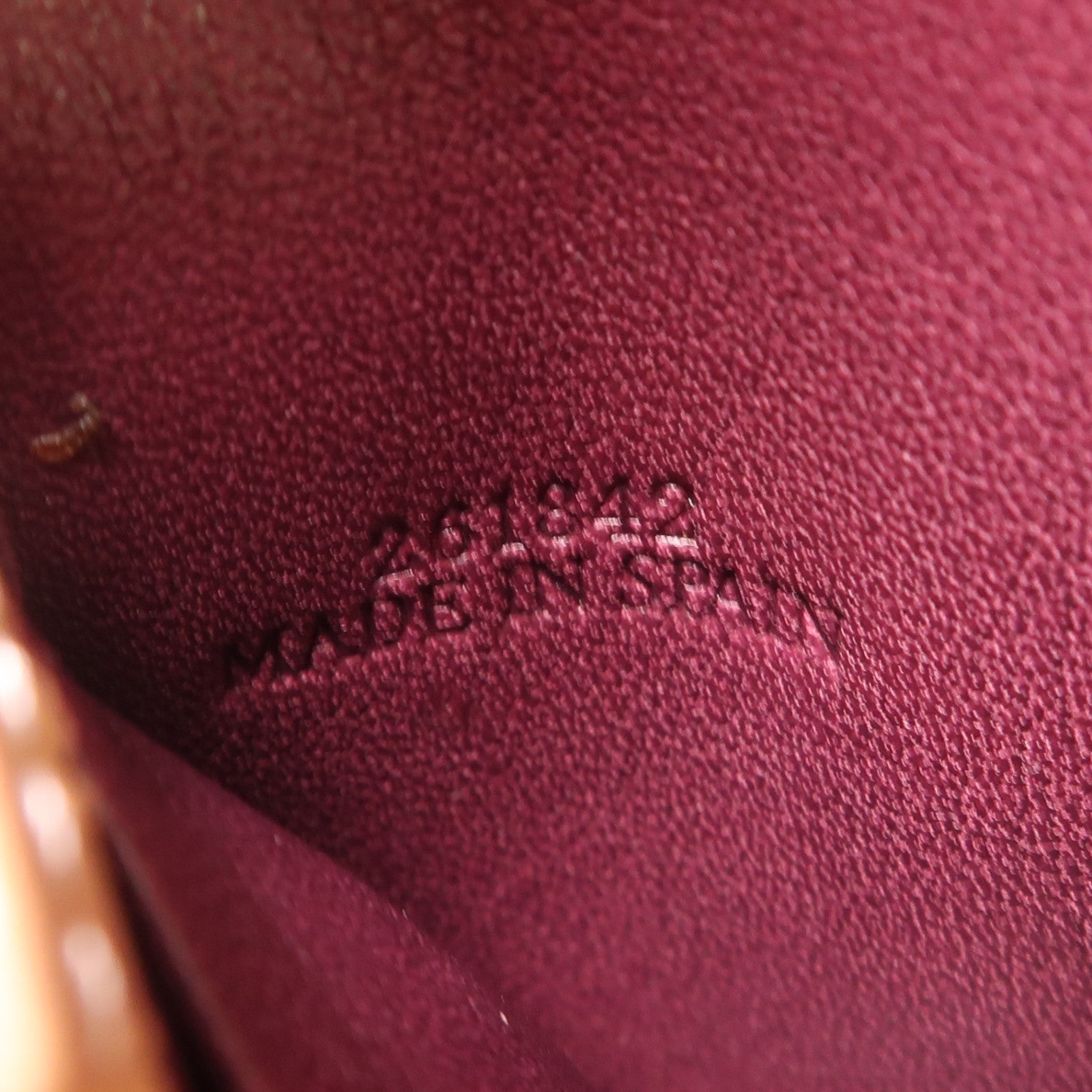 LOEWE 牛皮皮革Gate Pochette Bag金扣肩背袋