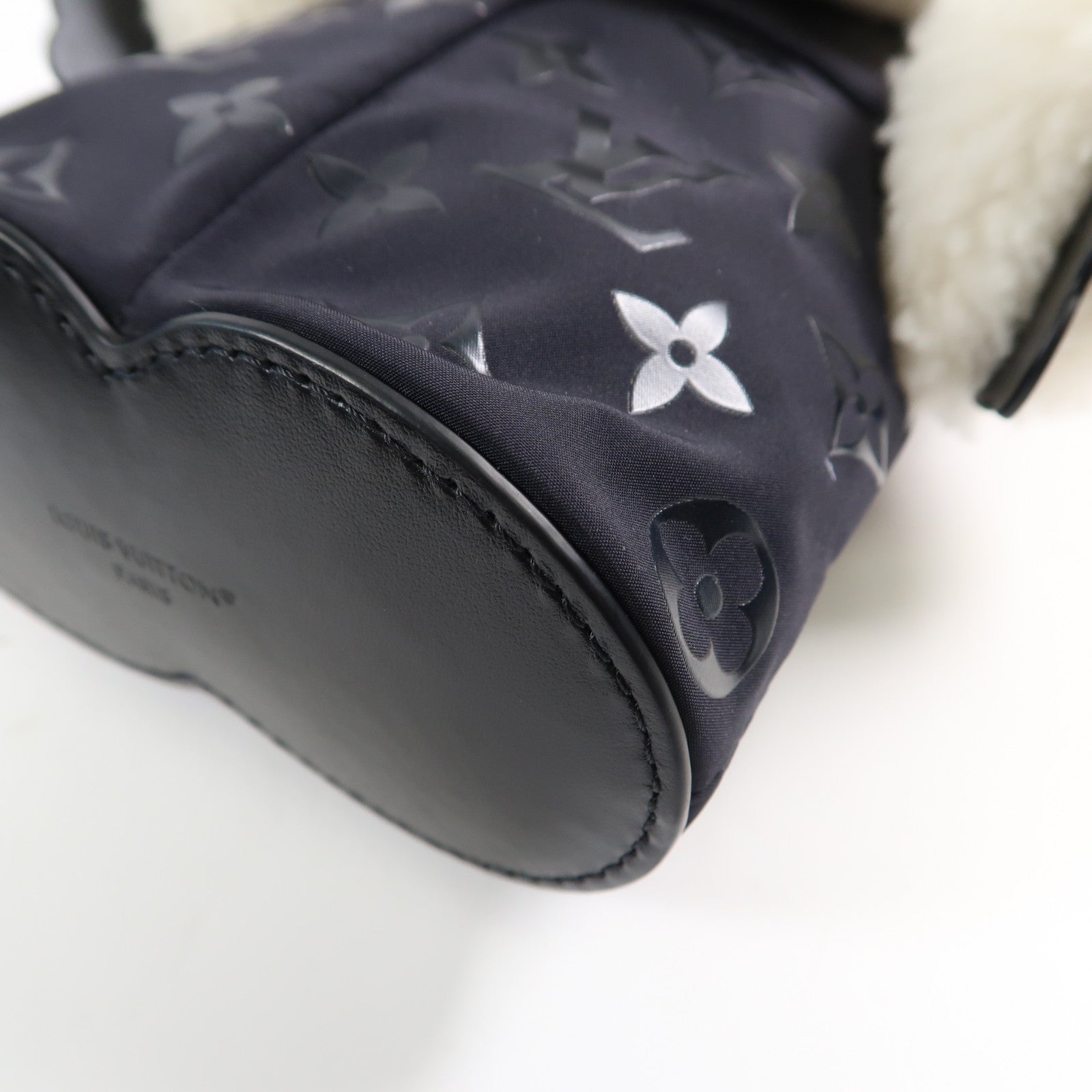 LOUIS VUITTON 羊毛/尼龍Vivienne Backpack銀扣背包