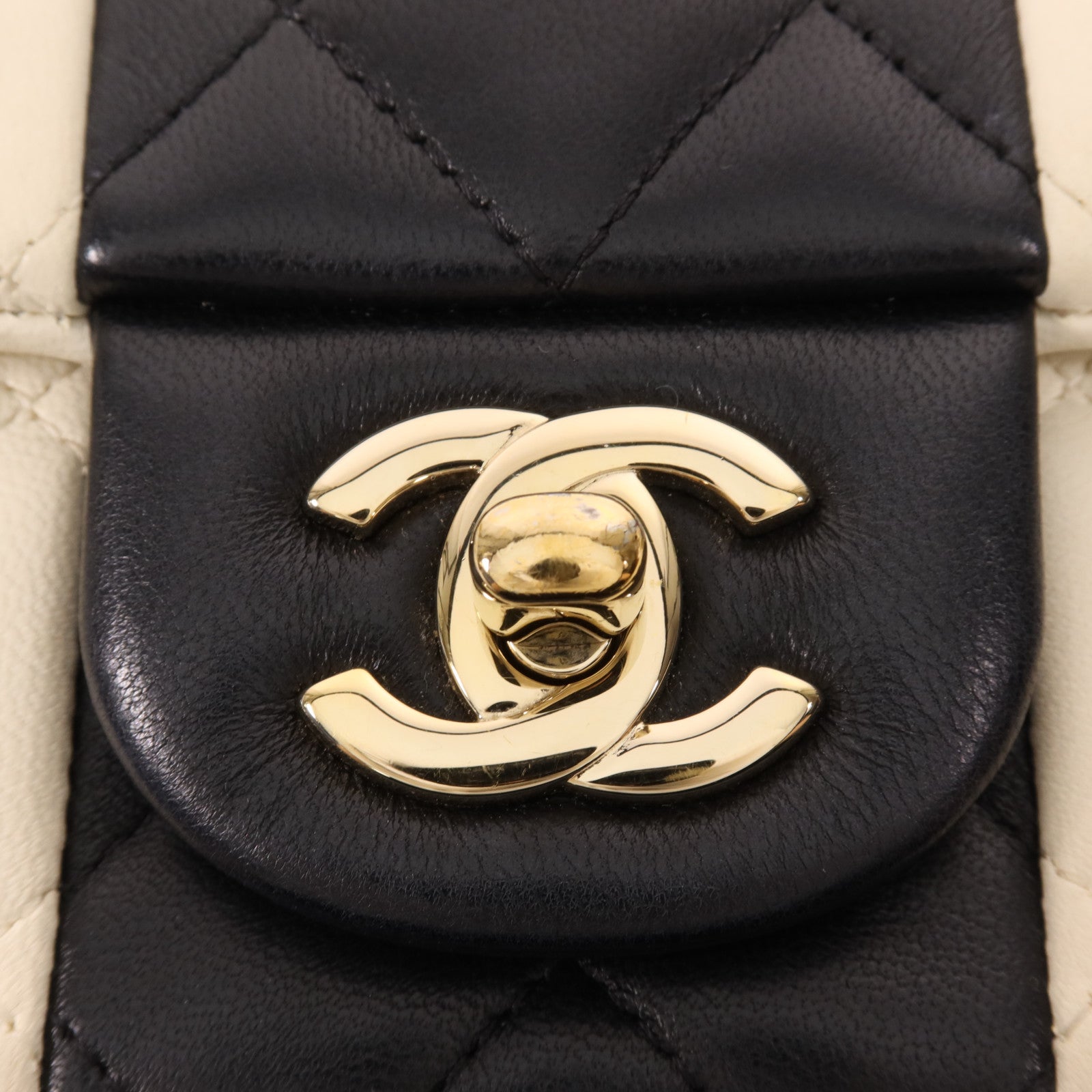 CHANEL 牛皮皮革Chain Shoulder金扣鏈帶肩背袋