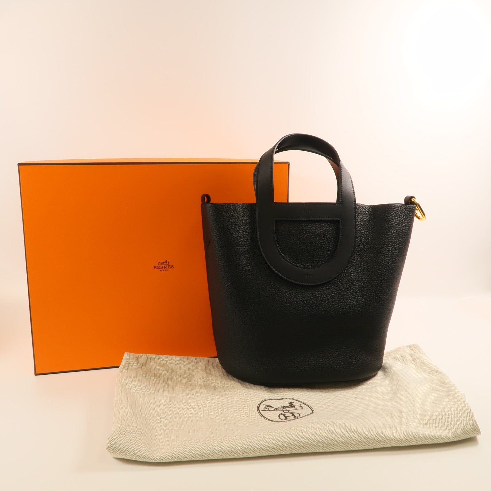 HERMES Clemence皮革In The Loop 23金扣手挽袋Noir