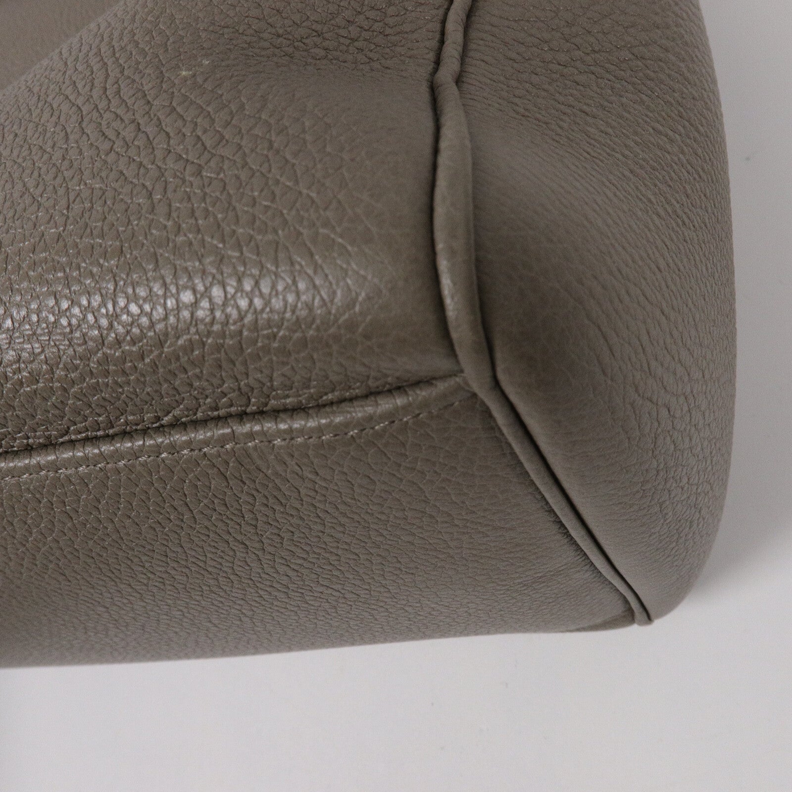 CELINE 牛皮皮革Soft 16 Small肩背袋
