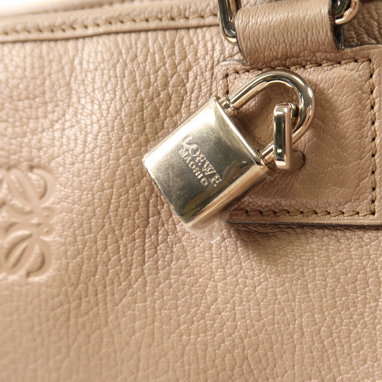 LOEWE 牛皮皮革Amazona 23銀扣手挽袋
