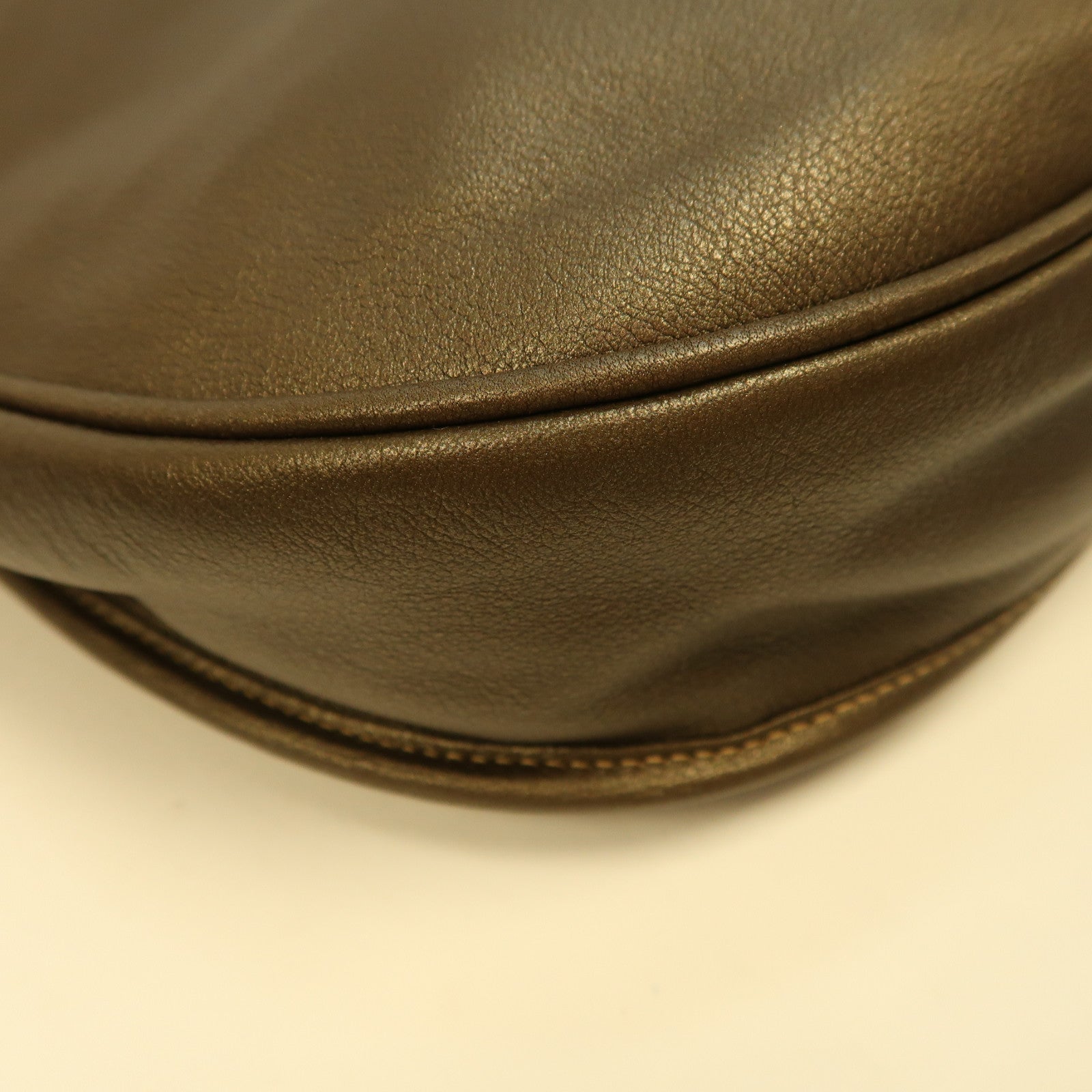 LOEWE 皮革Shoulder Bag銀扣肩背袋啡色