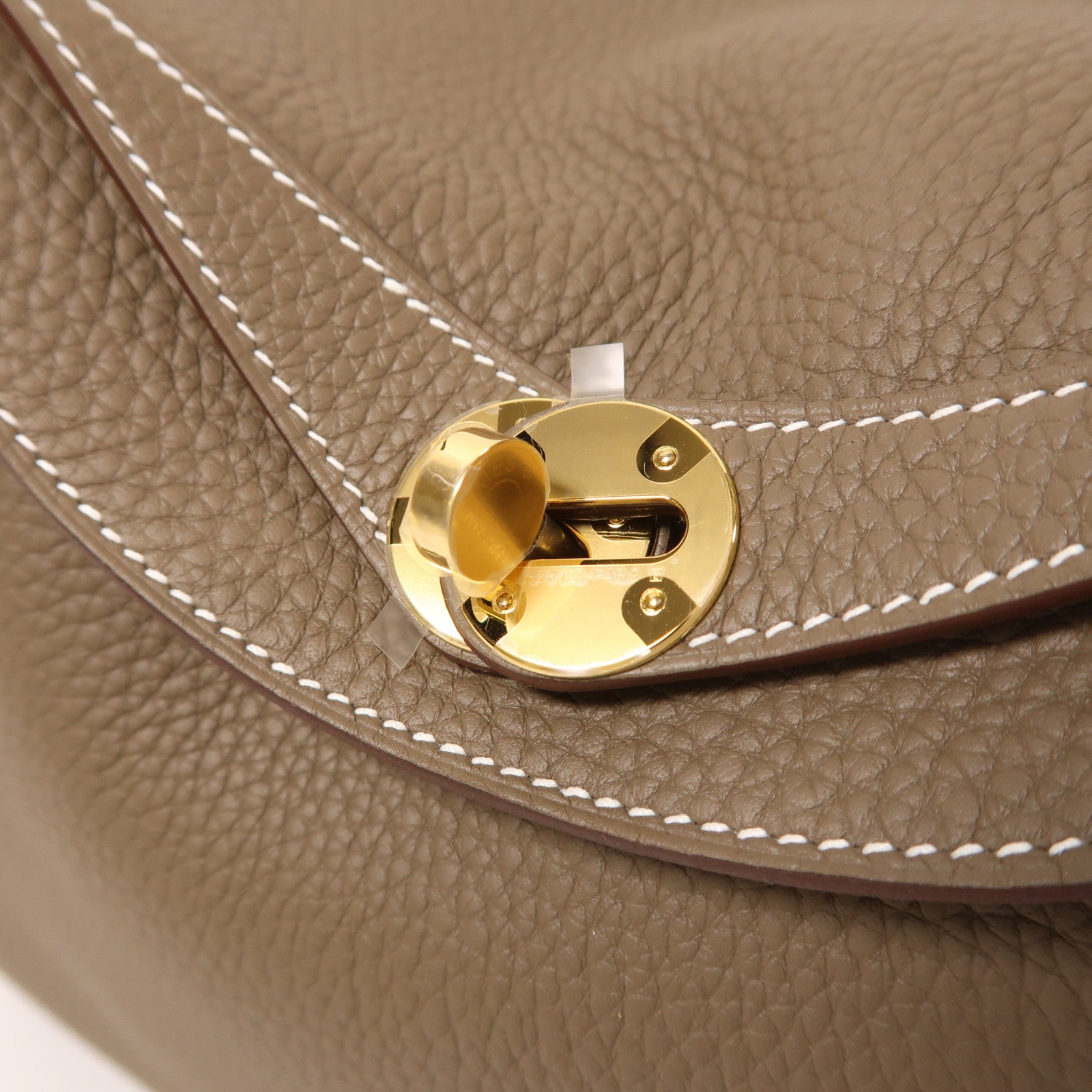 HERMES Clemence皮革Lindy 26金扣手挽肩背兩用袋Etoupe