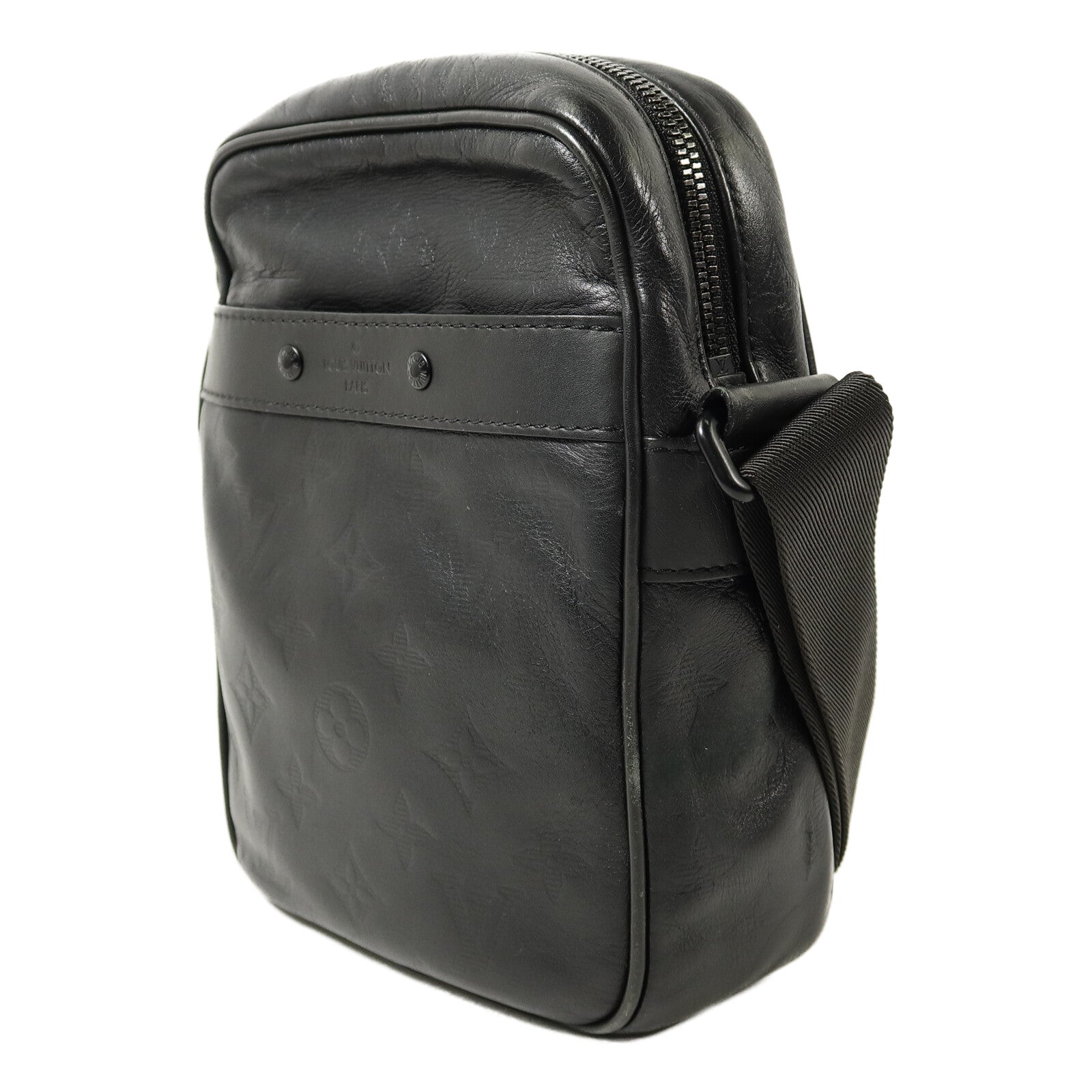 LOUIS VUITTON Monogram Shadow Danube PM肩背袋