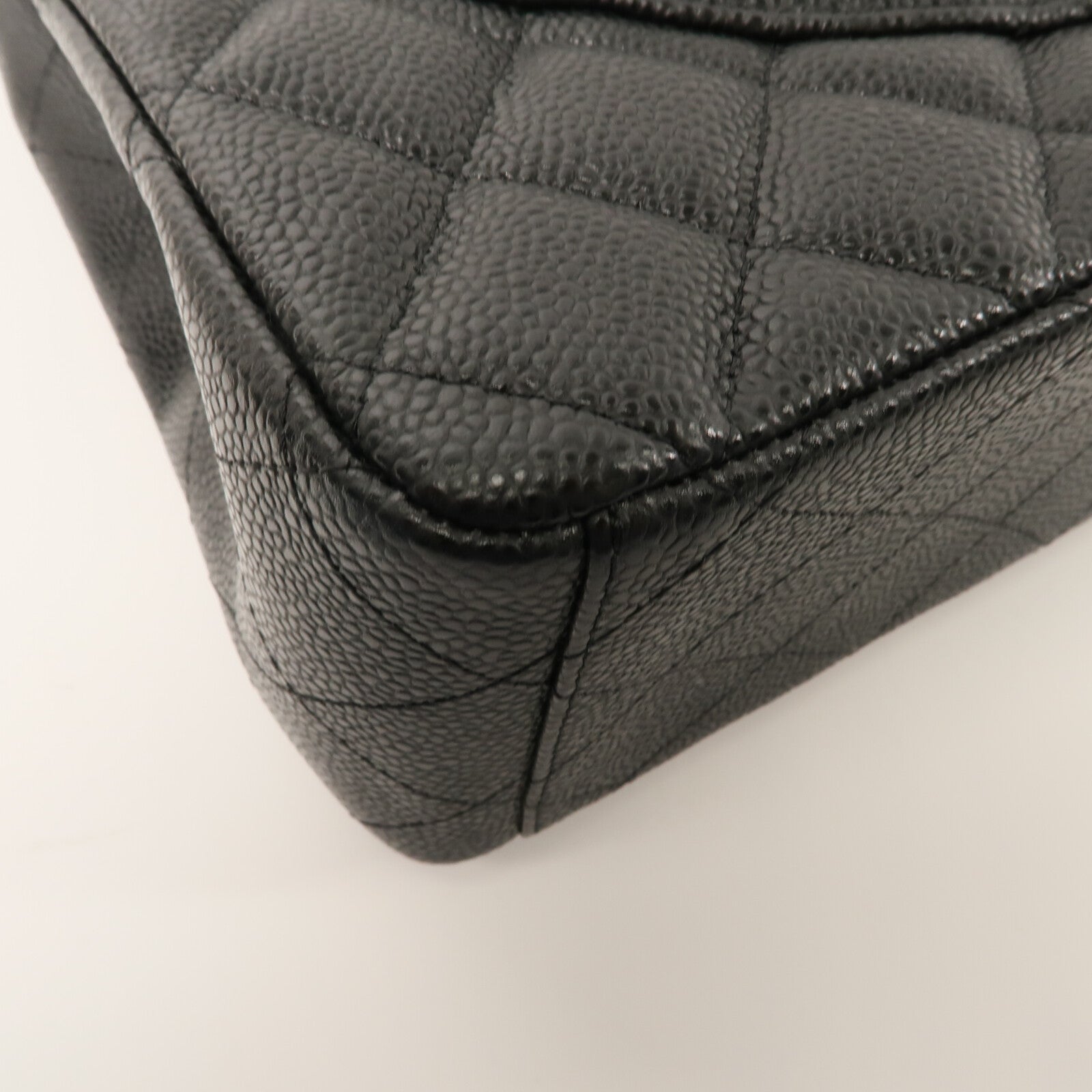 CHANEL 牛皮皮革Maxi Classic鏈帶肩背袋
