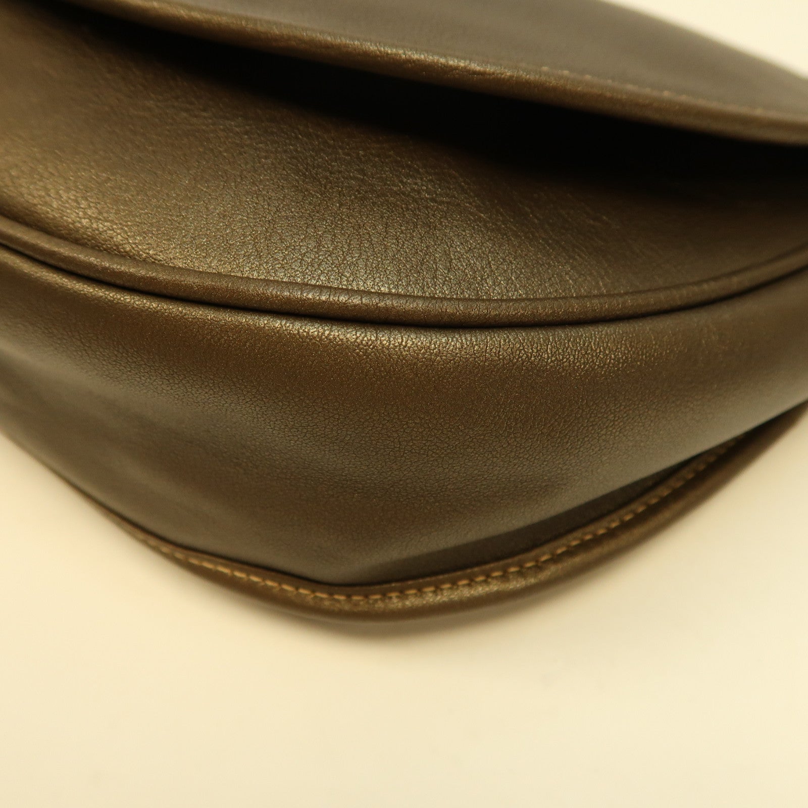 LOEWE 皮革Shoulder Bag銀扣肩背袋啡色