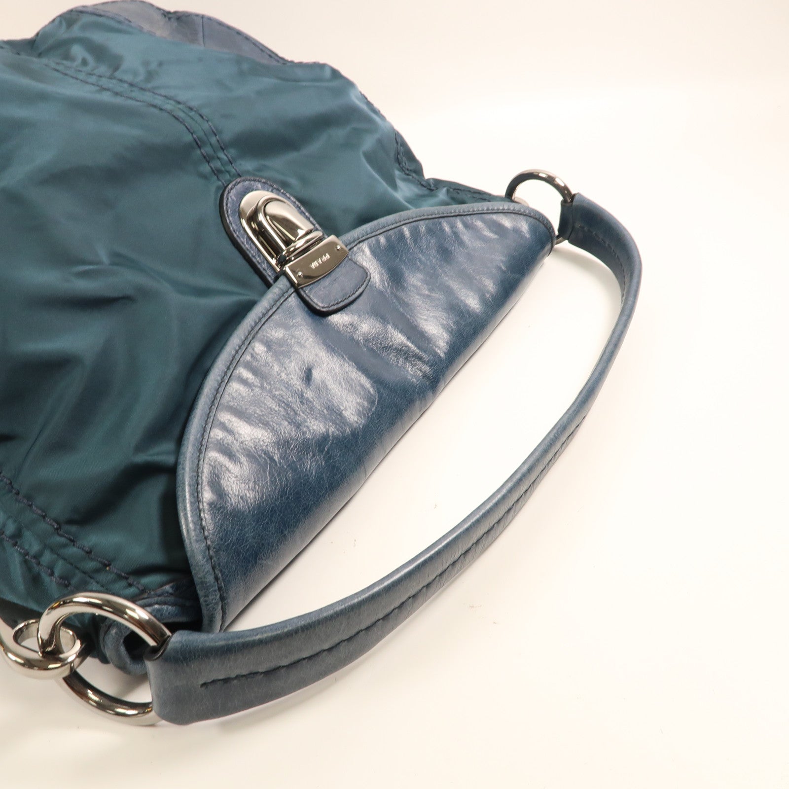 PRADA 【激減優惠】尼龍/牛皮皮革Shoulder Bag銀扣肩背袋