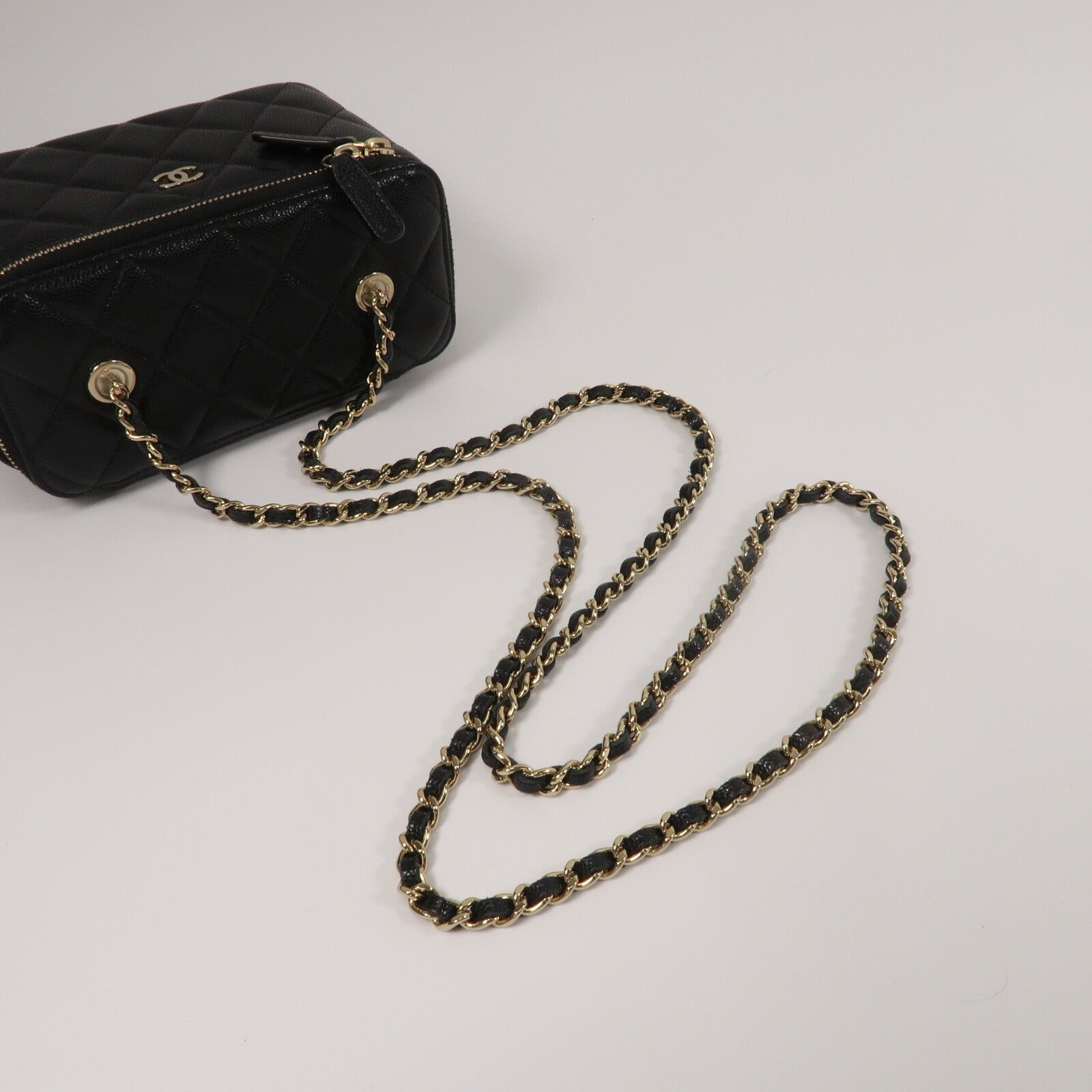 CHANEL 牛皮皮革Vantiy Case鏈帶肩背袋