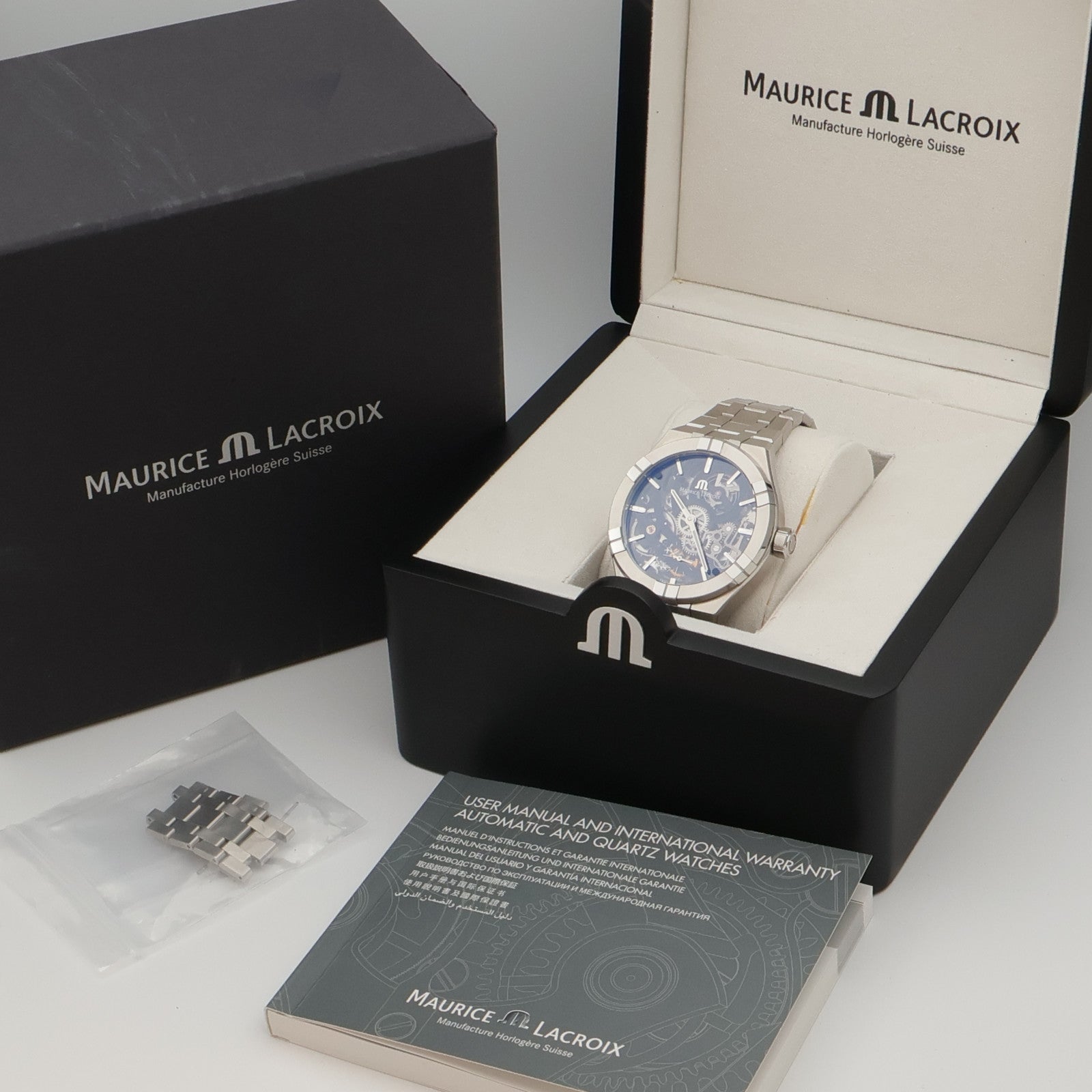 Maurice Lacroix Aikon AI6028-SS002