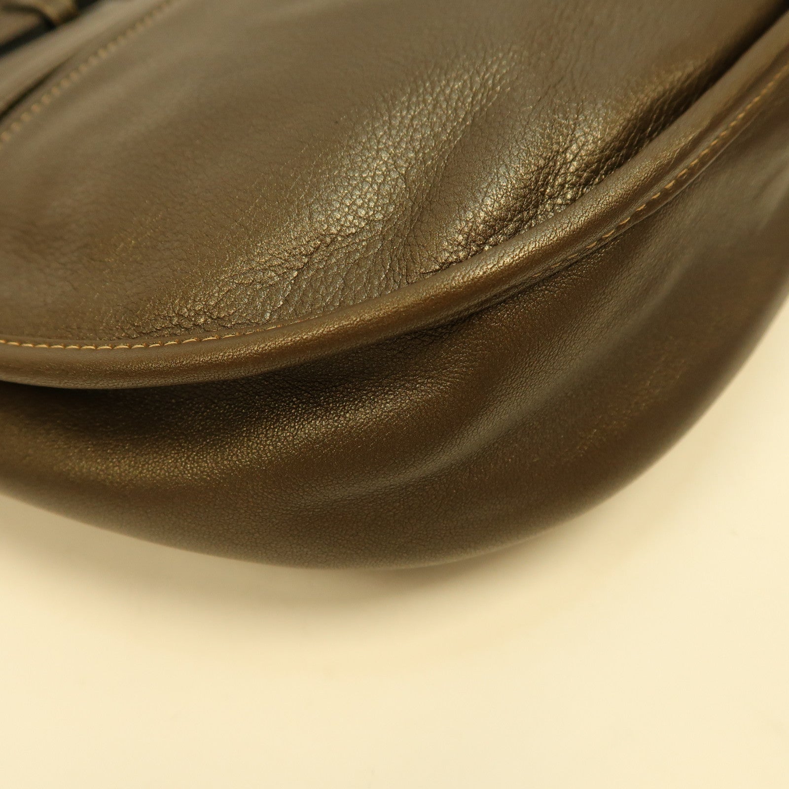 LOEWE 皮革Shoulder Bag銀扣肩背袋啡色