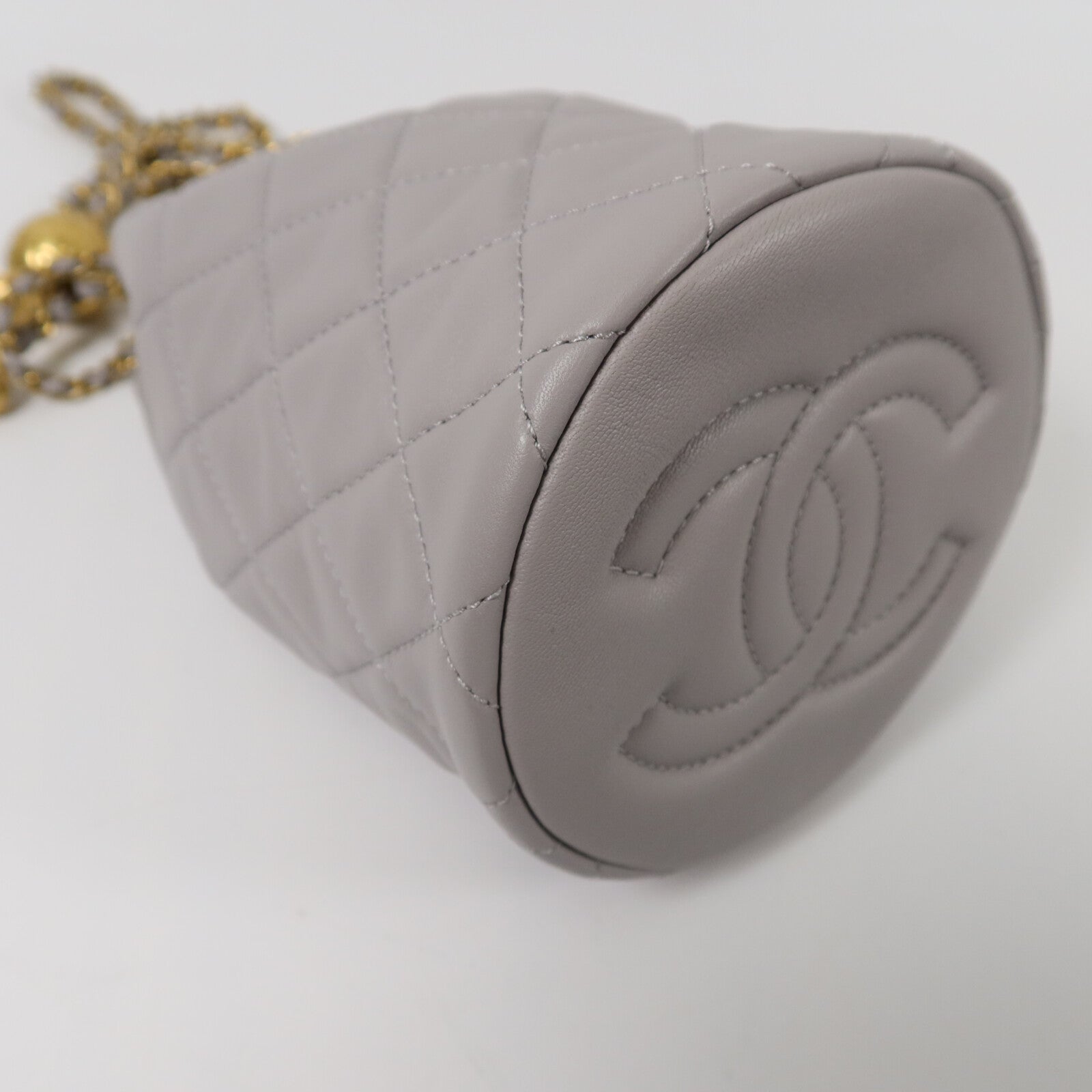 CHANEL 羊皮皮革Pearl Crush Bucket Bag鏈帶肩背袋