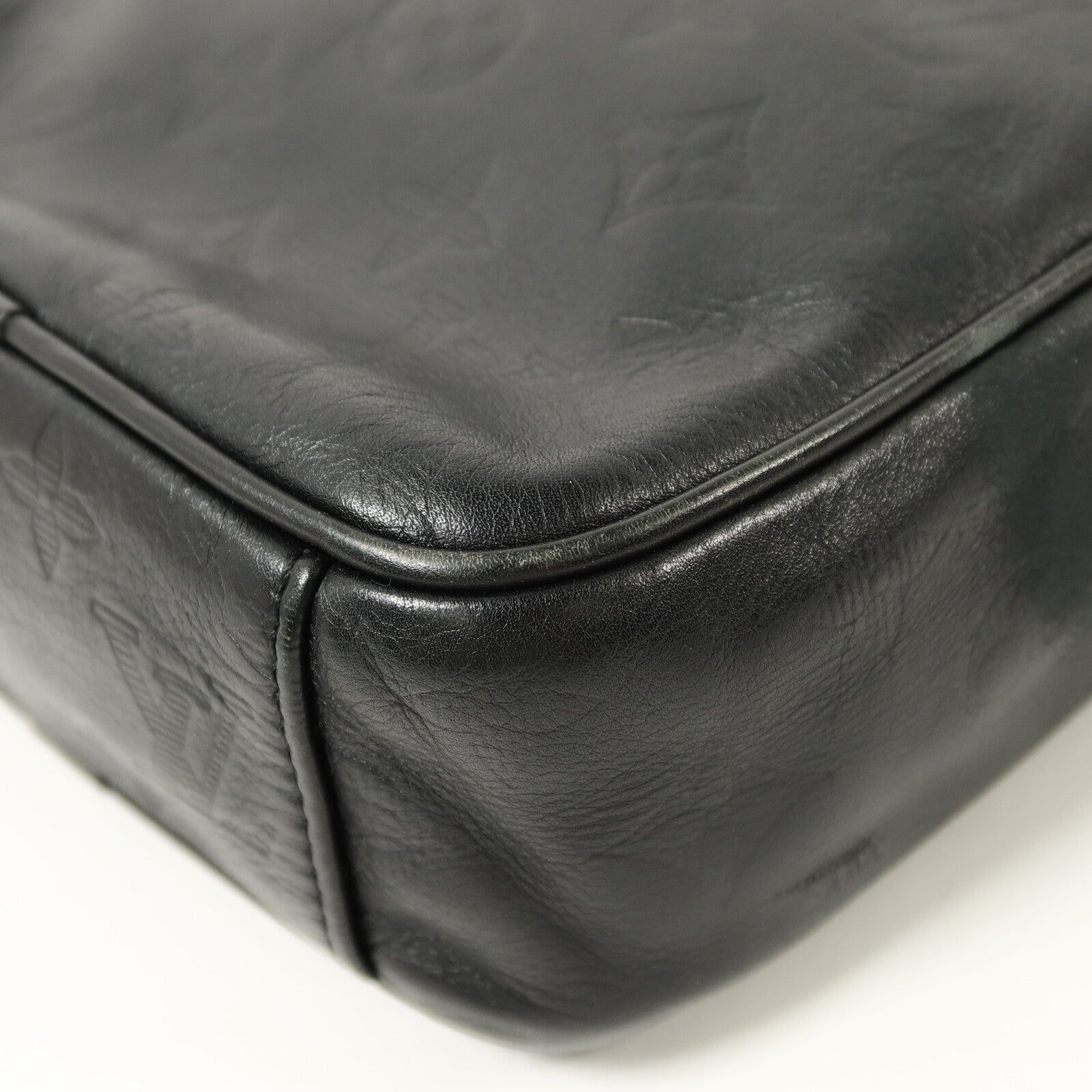 LOUIS VUITTON Monogram Shadow Danube PM肩背袋