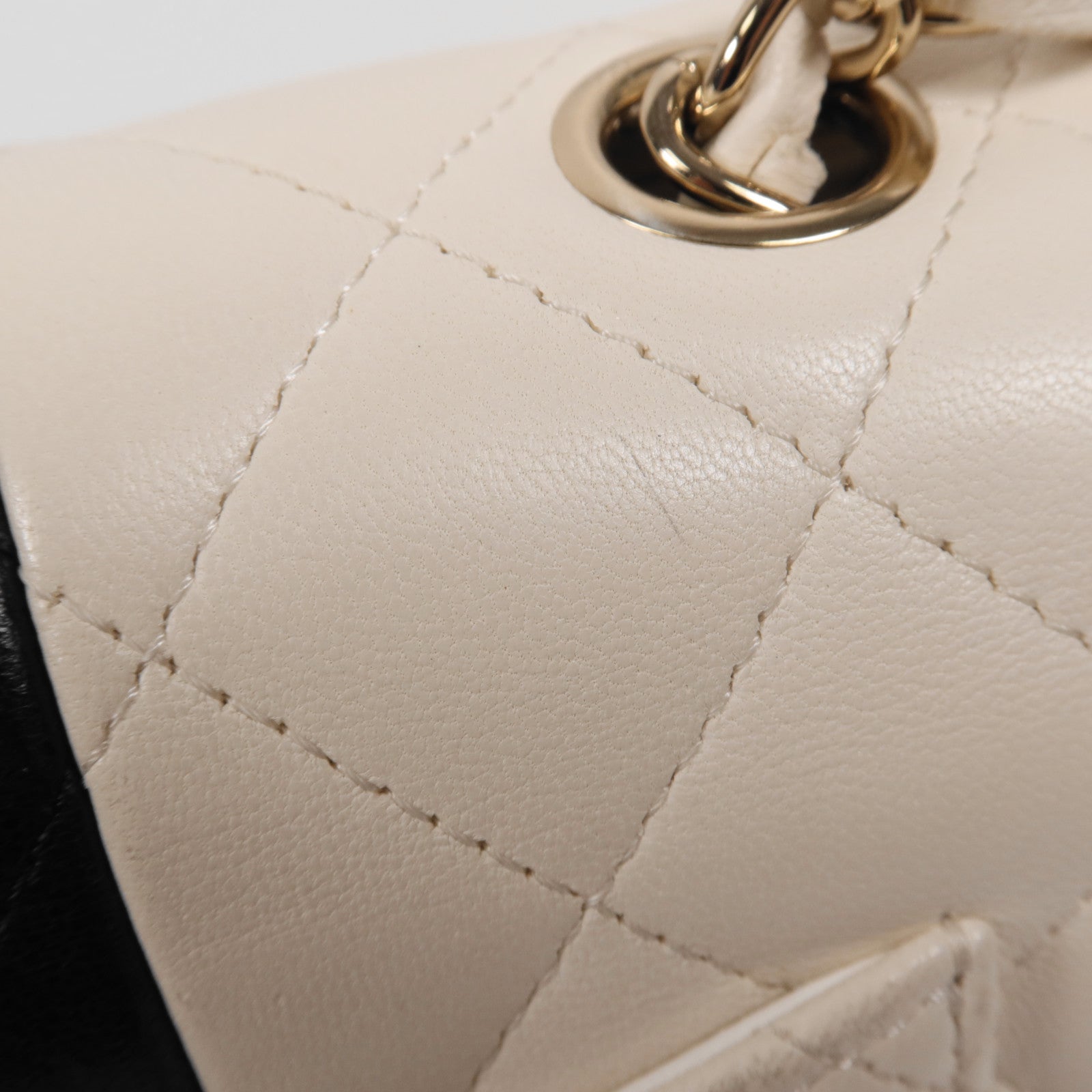 CHANEL 牛皮皮革Chain Shoulder金扣鏈帶肩背袋