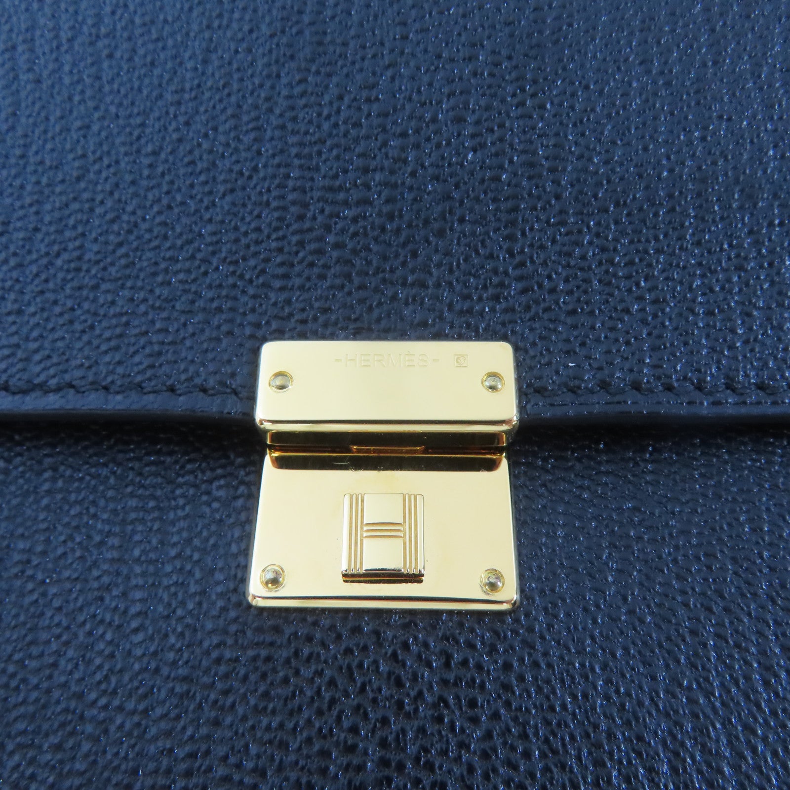 HERMES Chevre皮革Clic 16金扣肩背袋Noir黑色