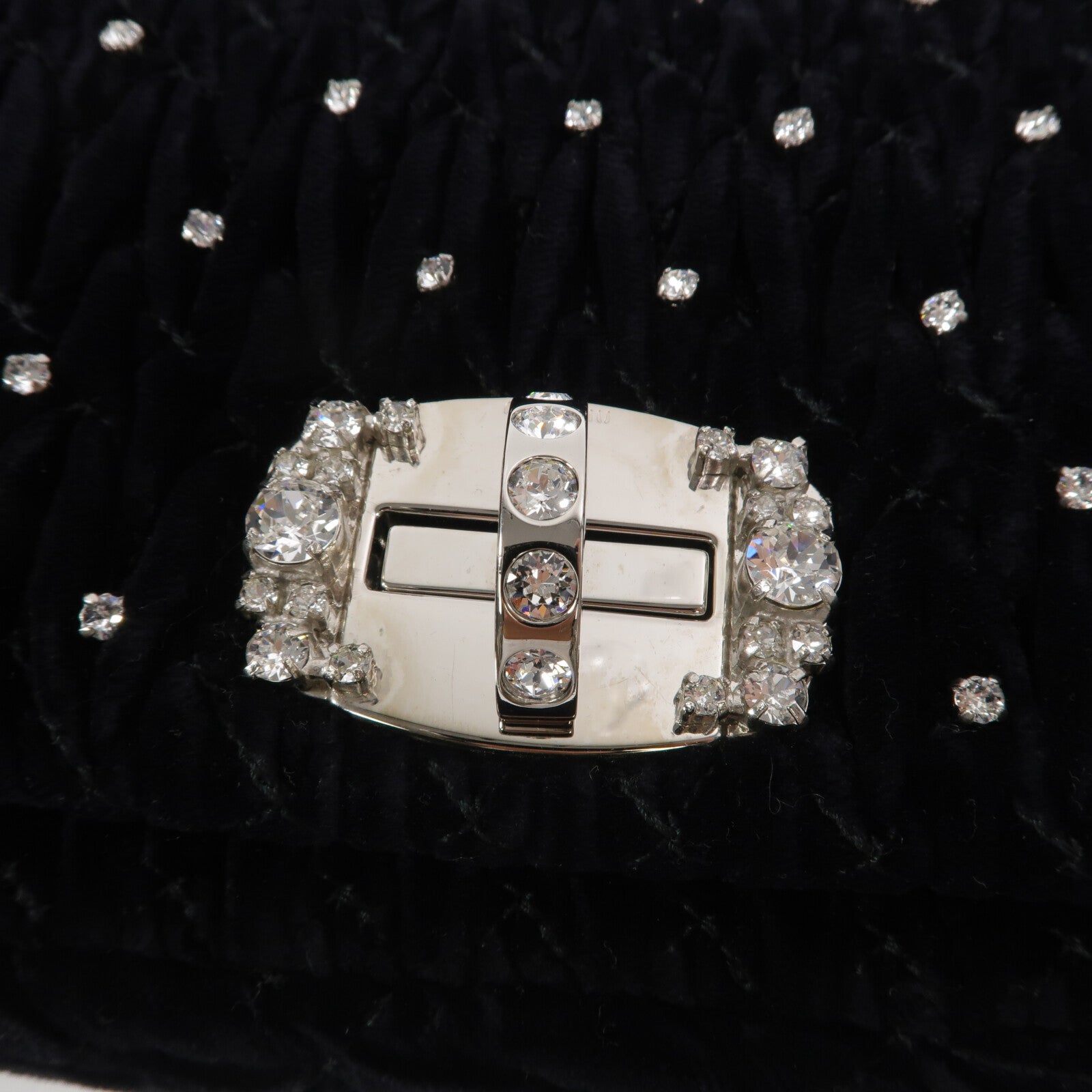 Miu Miu 天鵝絨Chain Shoulder手挽肩背兩用袋