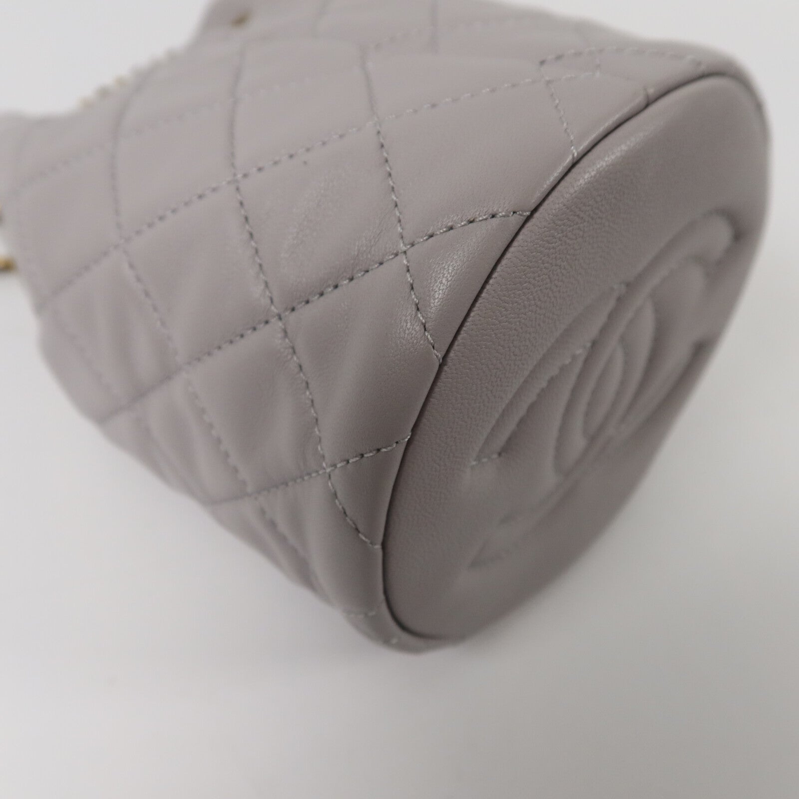 CHANEL 羊皮皮革Pearl Crush Bucket Bag鏈帶肩背袋