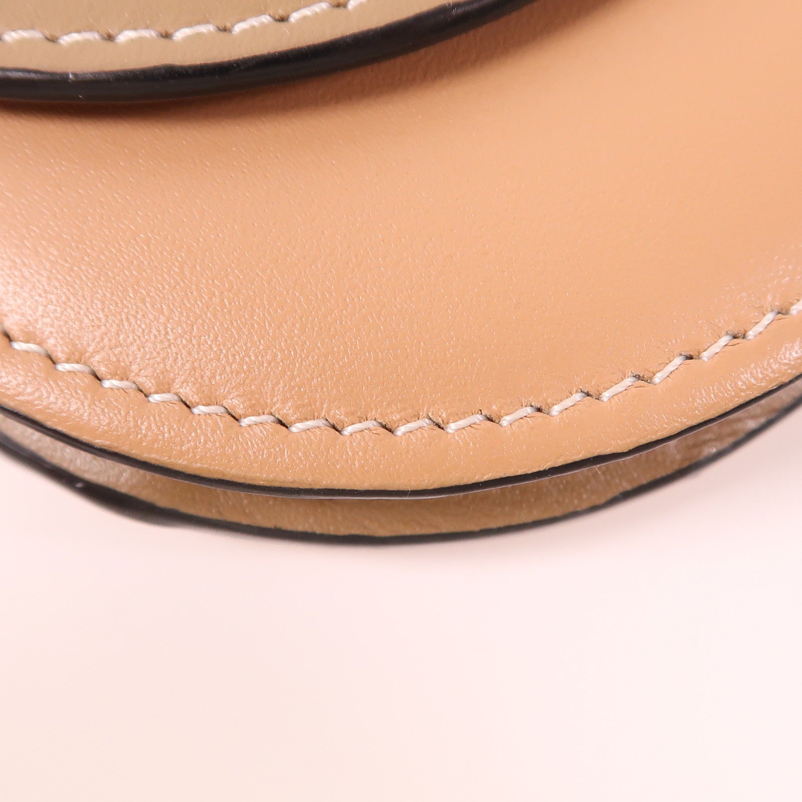 LOEWE 牛皮皮革Gate Pochette Bag金扣肩背袋