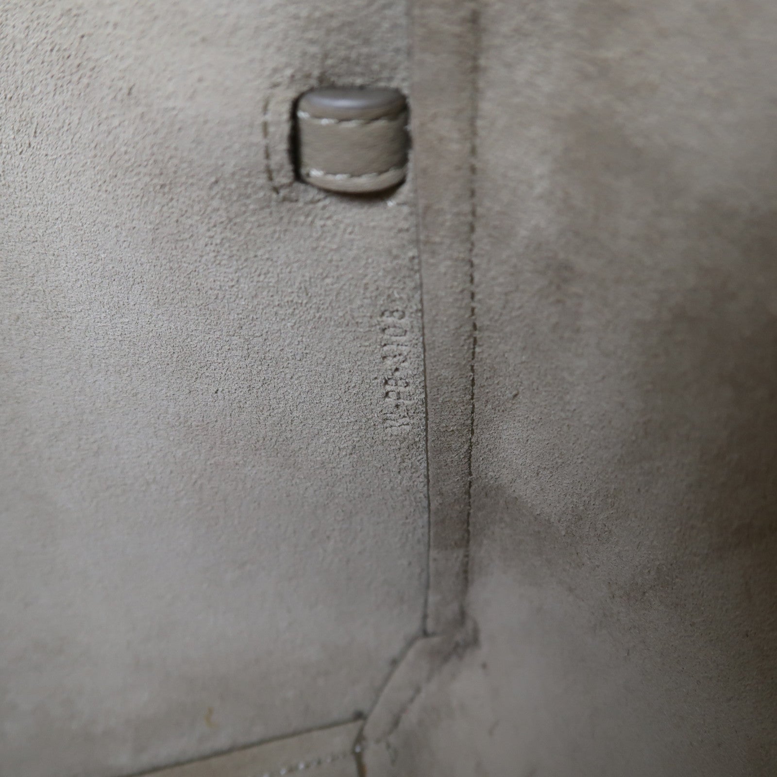 CELINE 牛皮皮革Nano Belt Bag金扣手挽肩背兩用袋米色