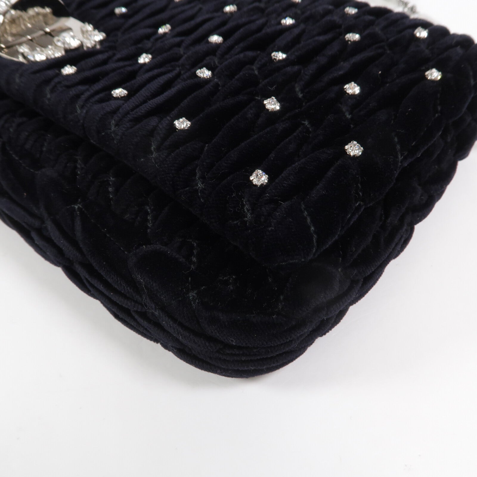 Miu Miu 天鵝絨Chain Shoulder手挽肩背兩用袋