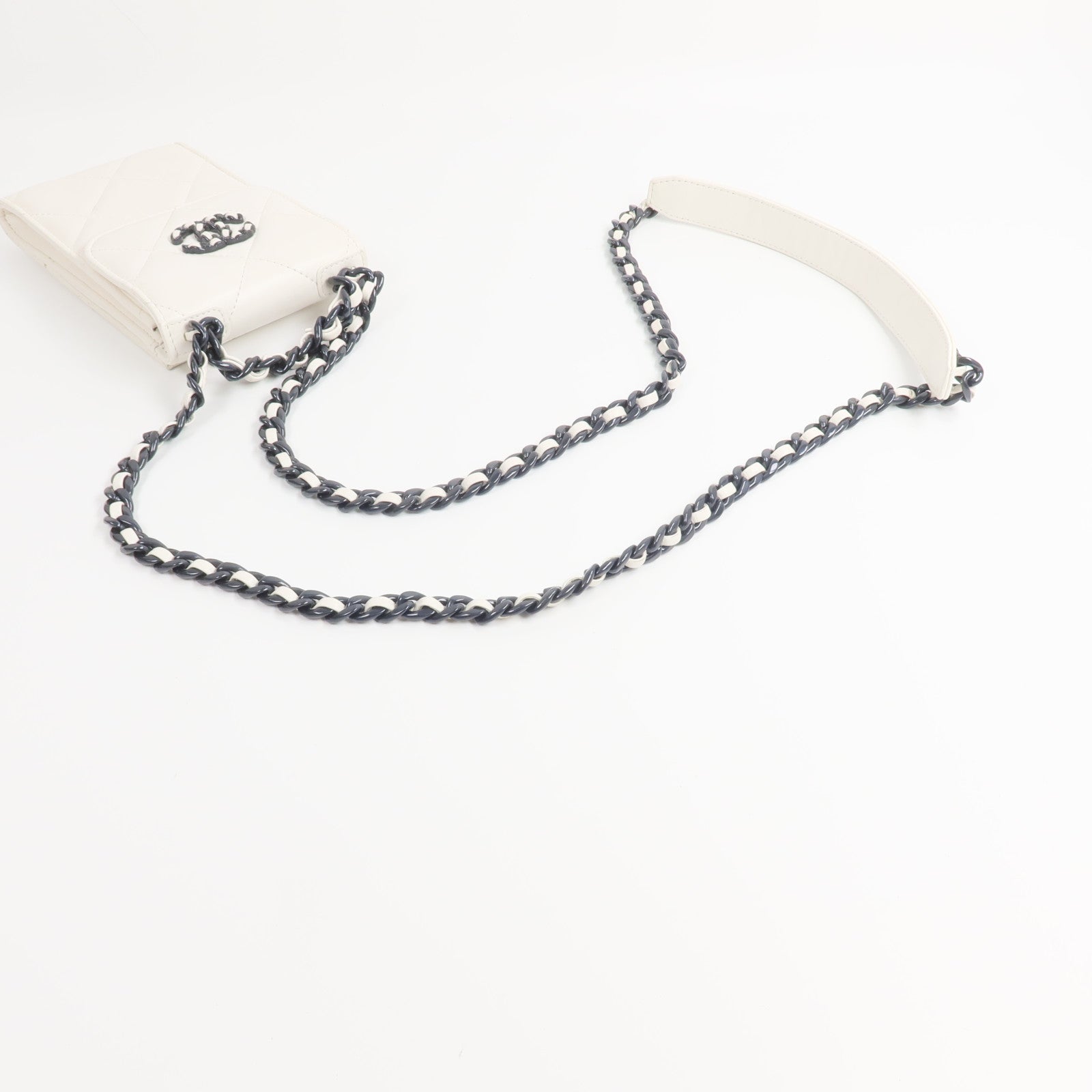 CHANEL 羊皮皮革19 Phone Holder with Chain鏈帶手挽肩背兩用袋